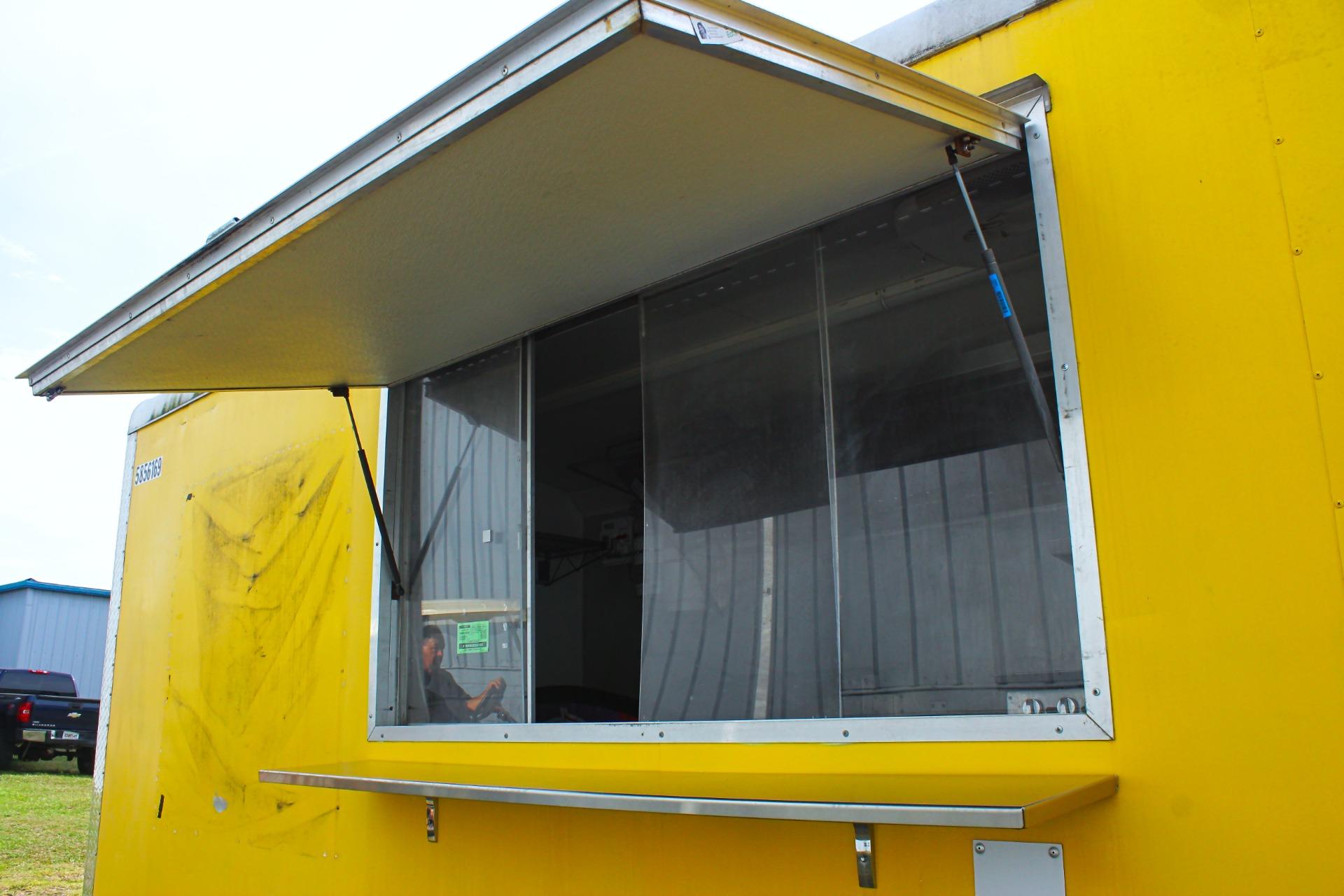 2009 Middlesex Equipment  Food Trailer 9