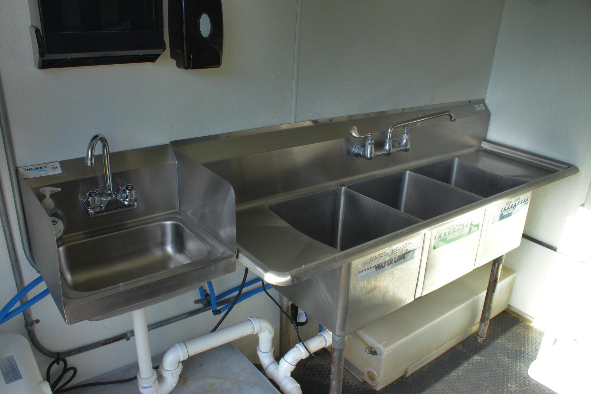 2009 Middlesex Equipment  Food Trailer 10