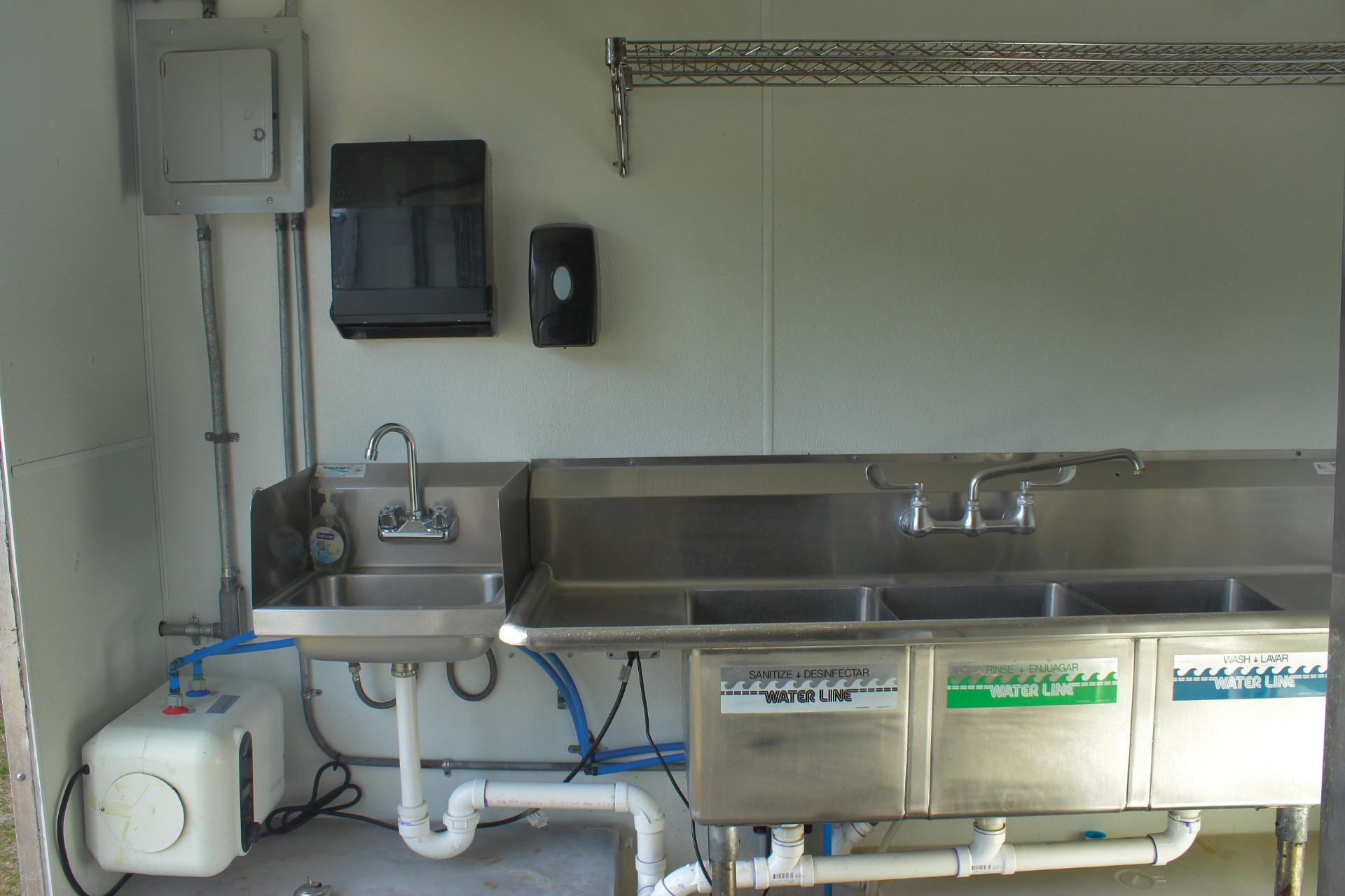 2009 Middlesex Equipment  Food Trailer 11
