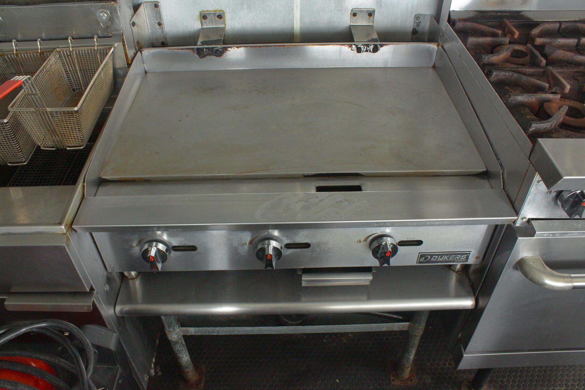 2009 Middlesex Equipment  Food Trailer 23