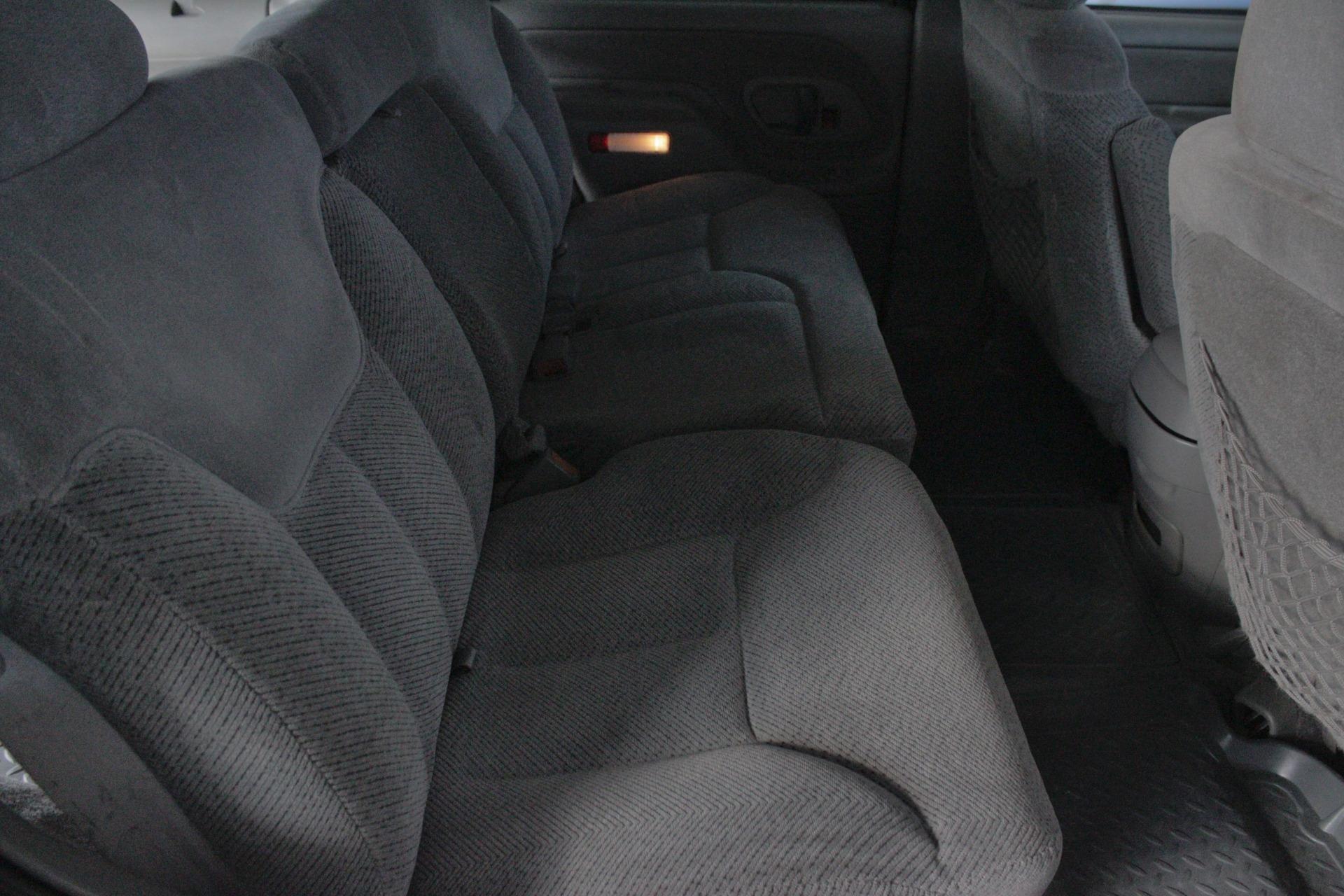 1999 Chevrolet Tahoe 26