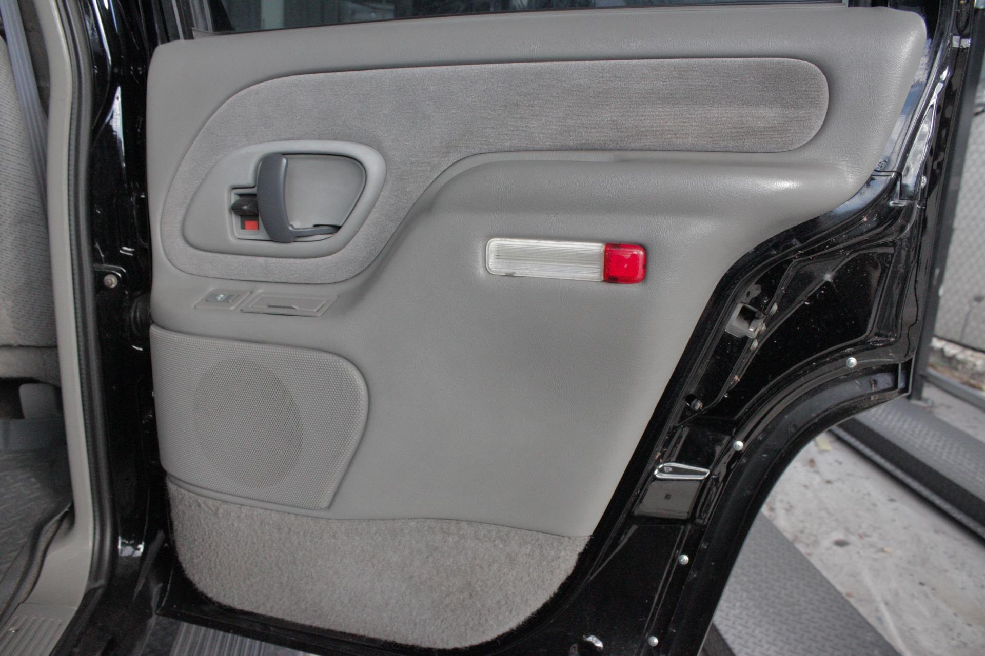 1999 Chevrolet Tahoe 24