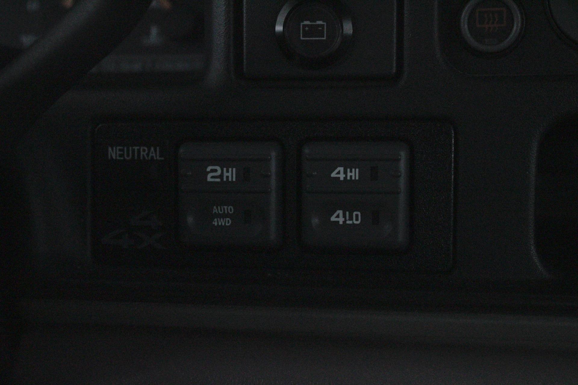 1999 Chevrolet Tahoe 38