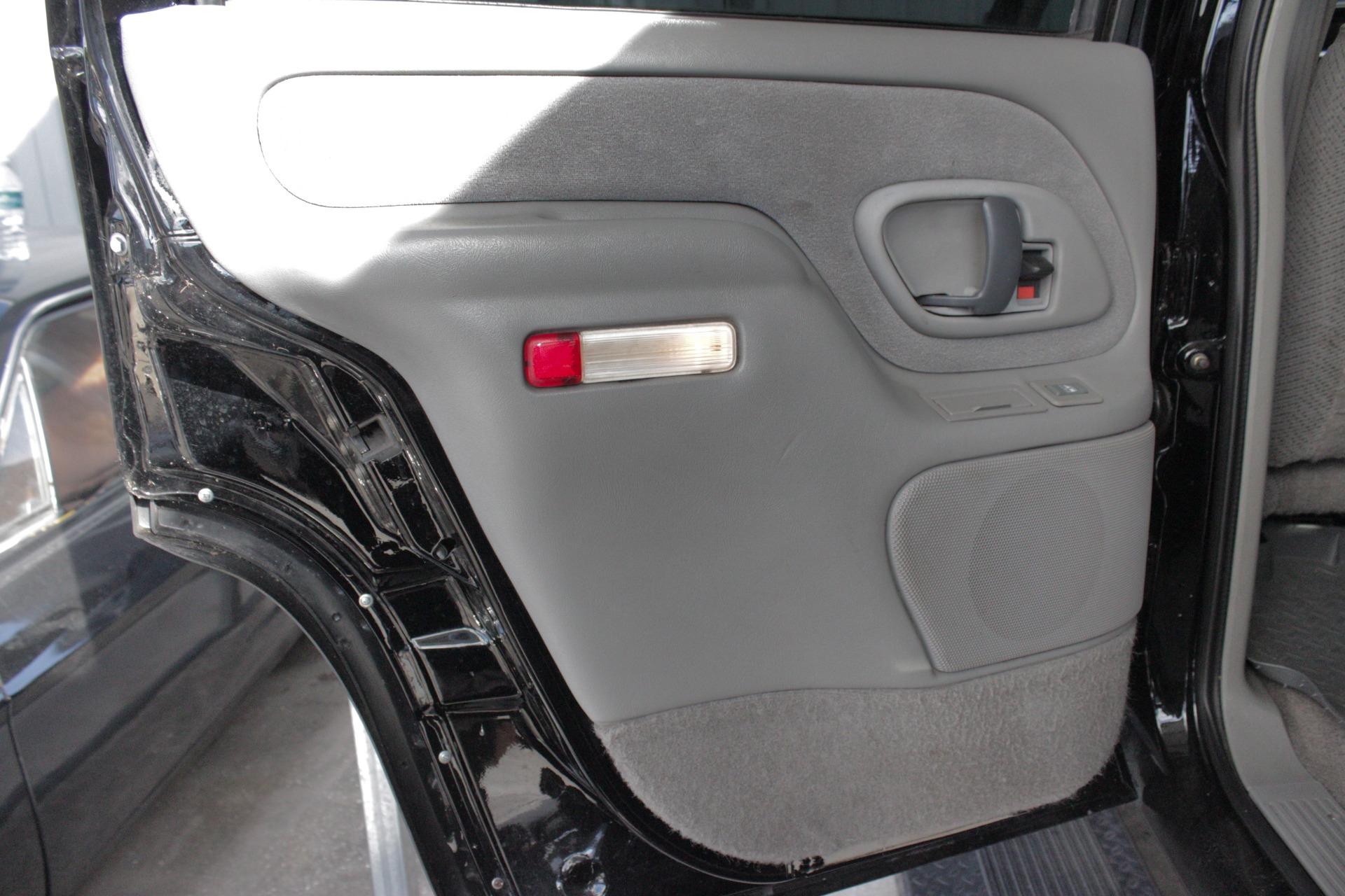 1999 Chevrolet Tahoe 17