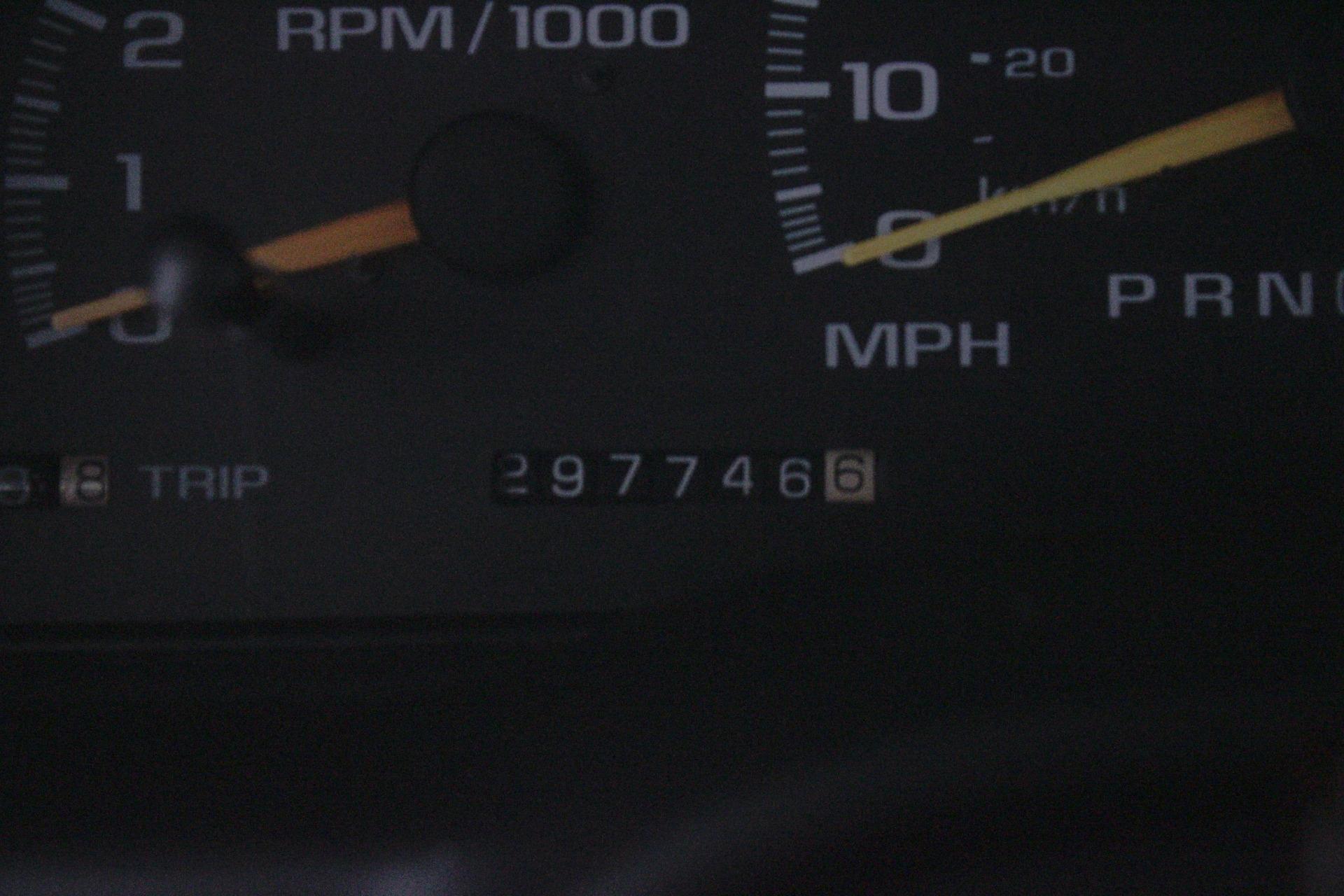 1999 Chevrolet Tahoe 36