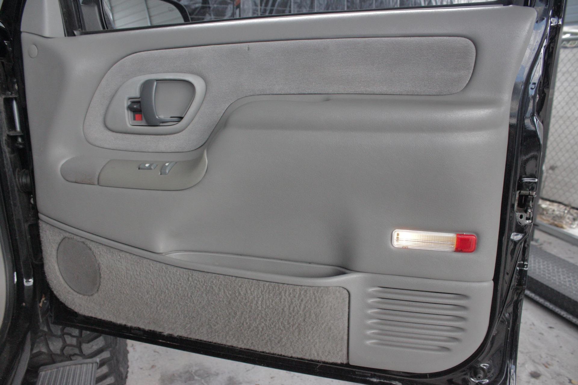 1999 Chevrolet Tahoe 20