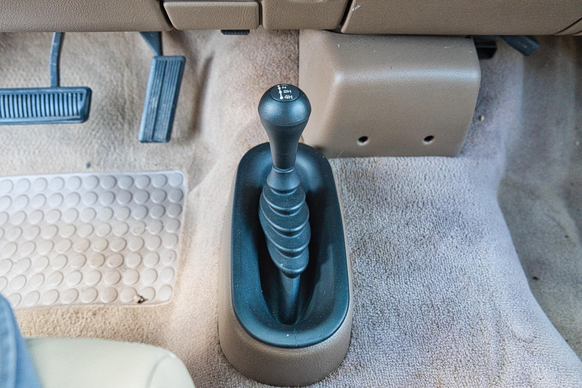 2001 Dodge RAM 1500 ST 49