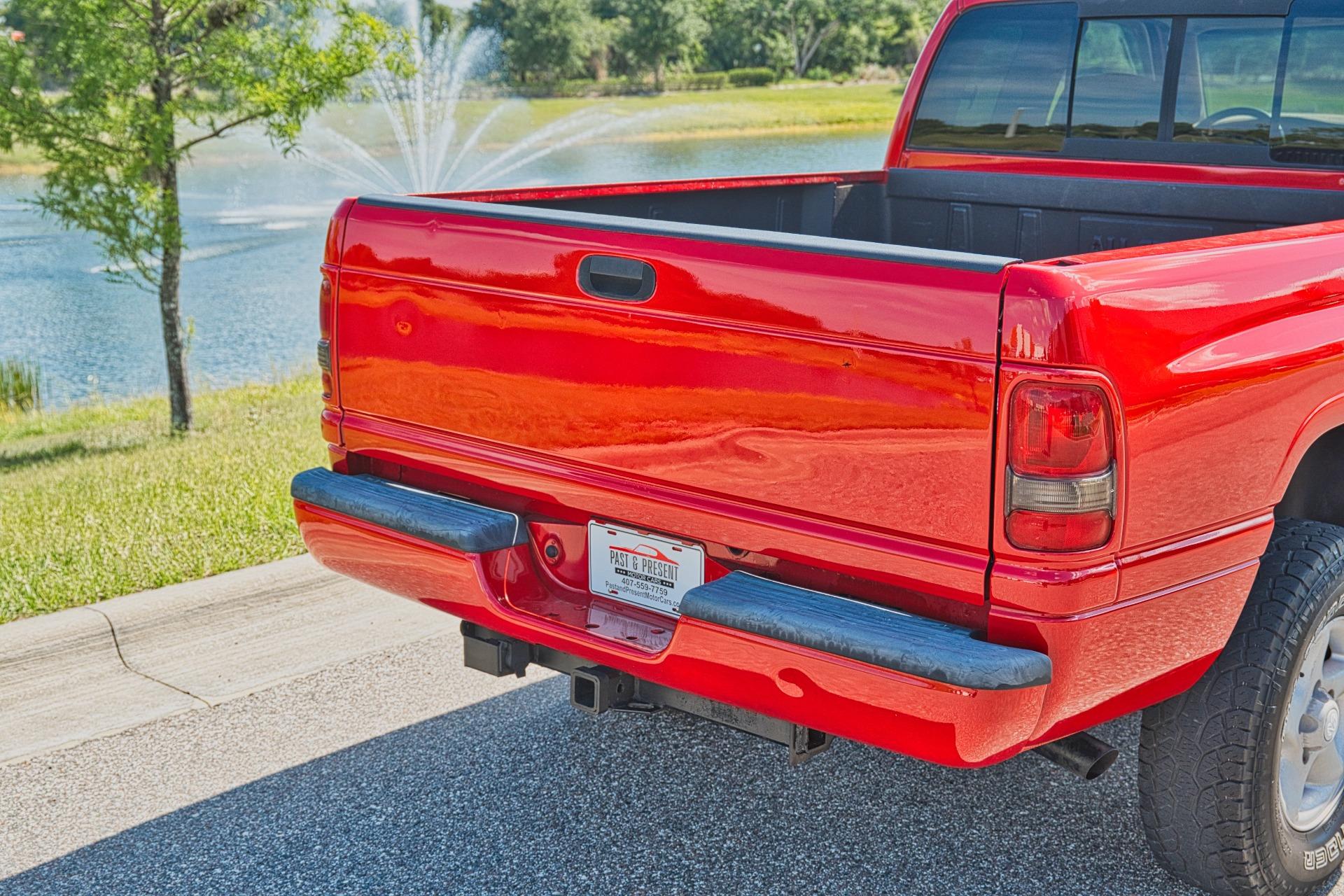 2001 Dodge RAM 1500 ST 32