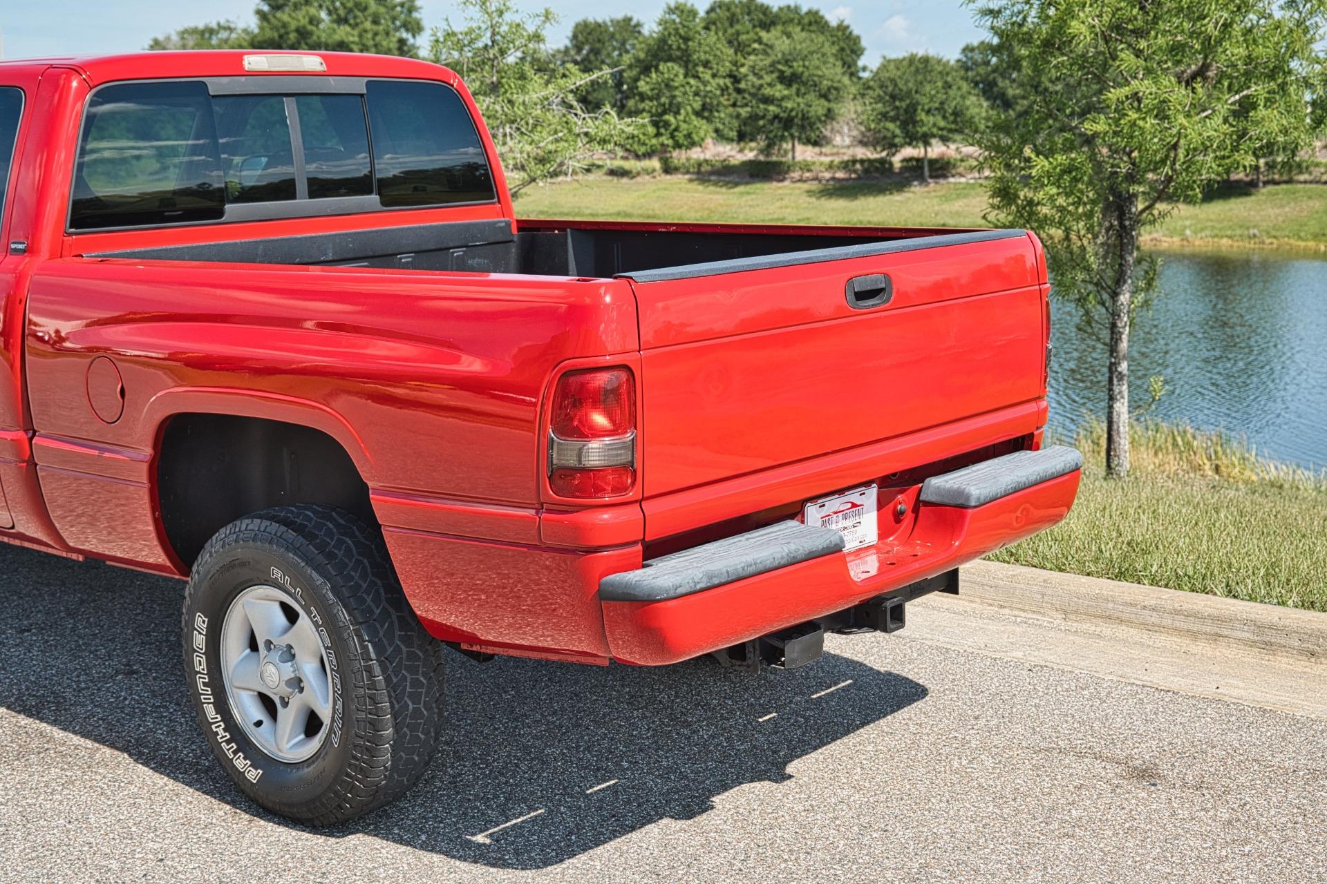 2001 Dodge RAM 1500 ST 18