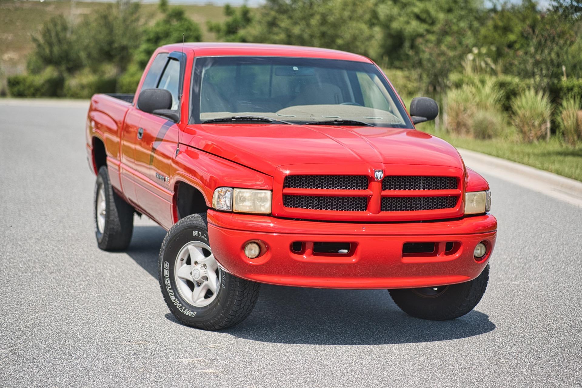 2001 Dodge RAM 1500 ST 84