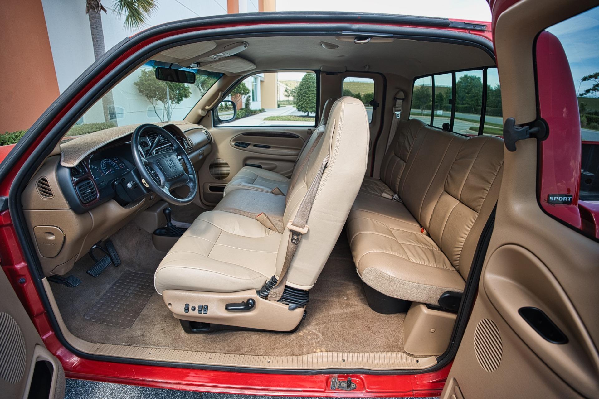 2001 Dodge RAM 1500 ST 53