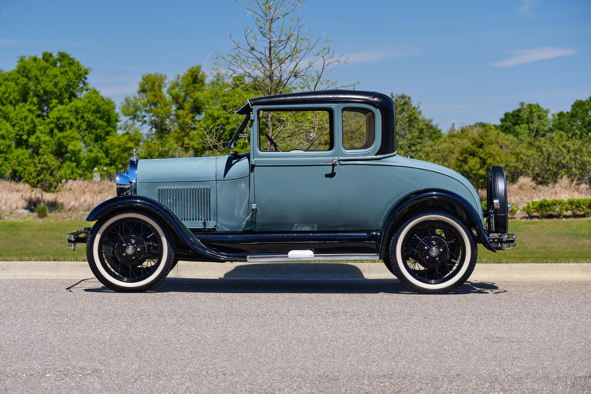 1928 Ford  Model A 2