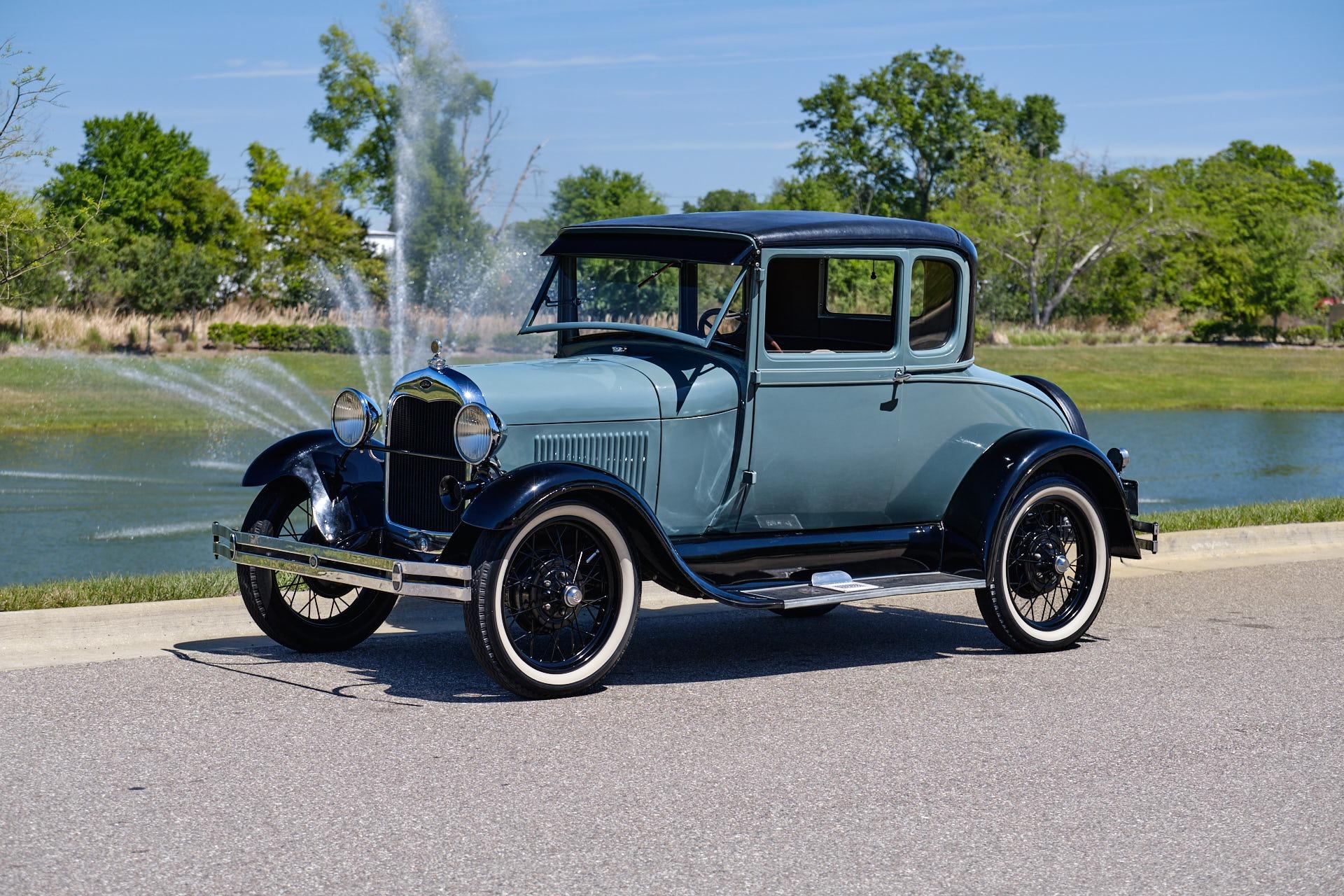 1928 Ford  Model A 102