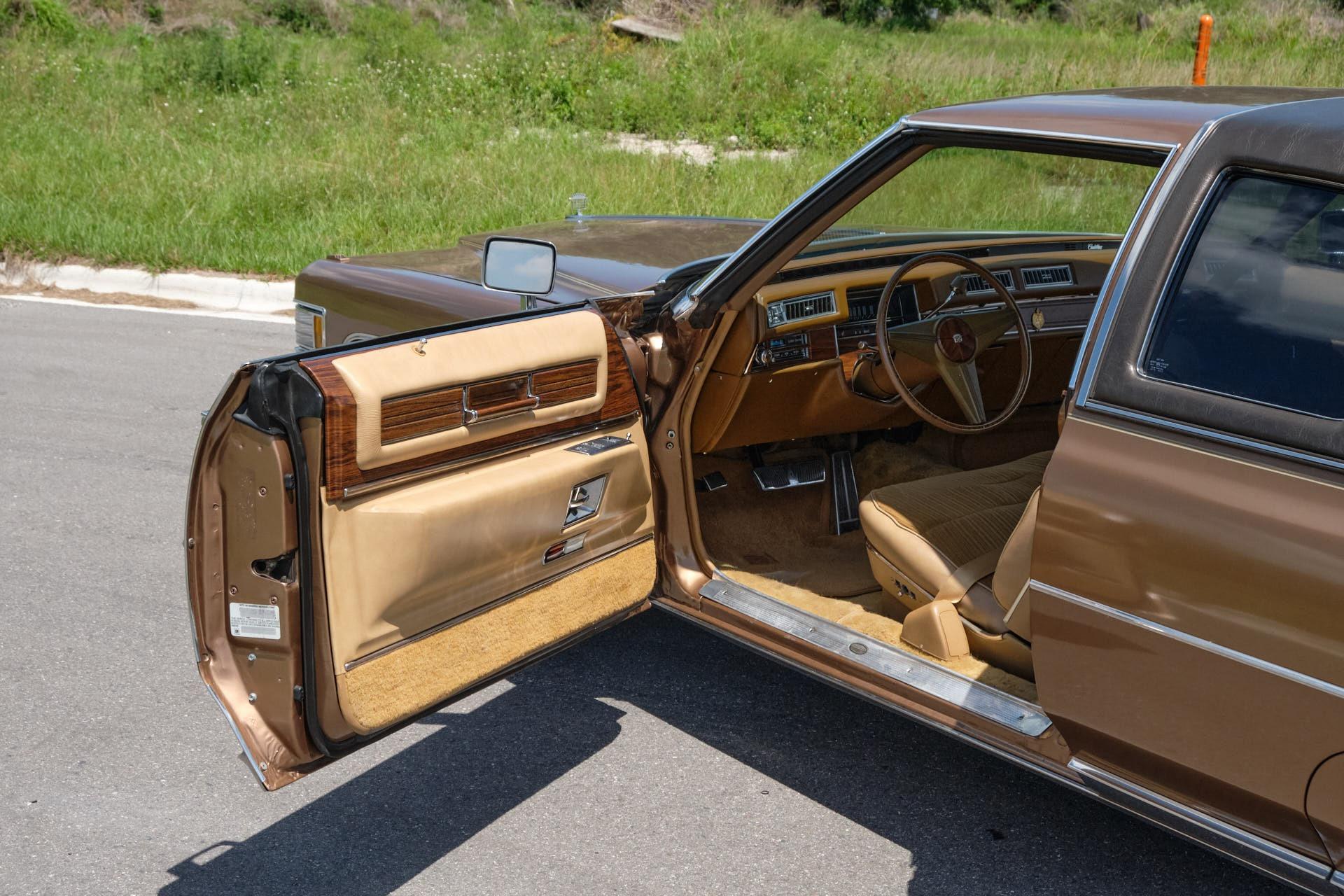 1976 Cadillac  Coupe Deville 87