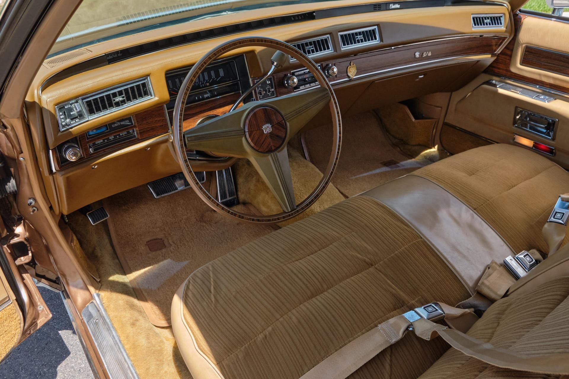 1976 Cadillac  Coupe Deville 13