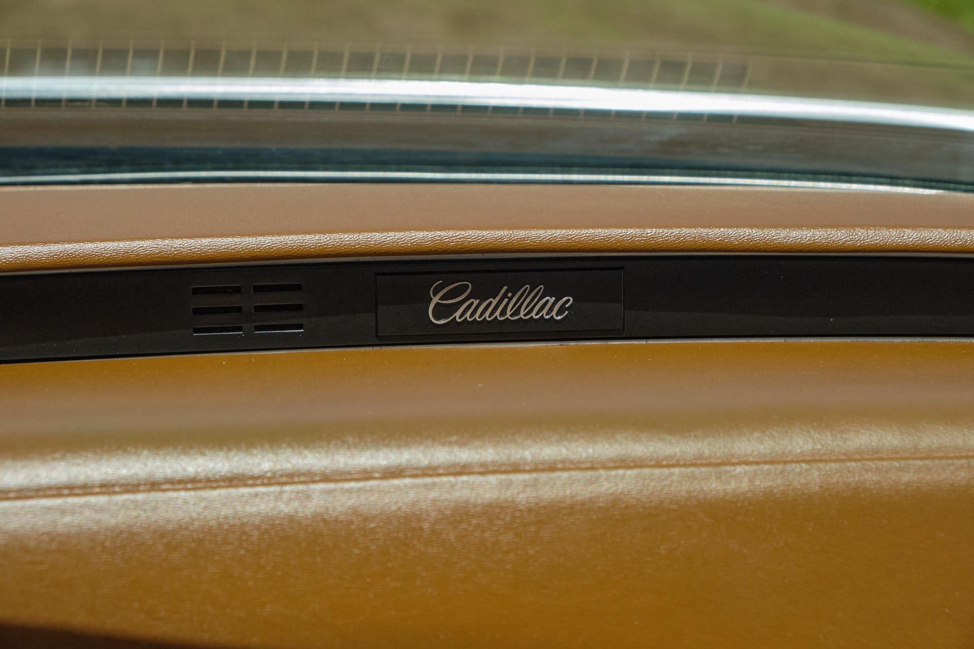 1976 Cadillac  Coupe Deville 42