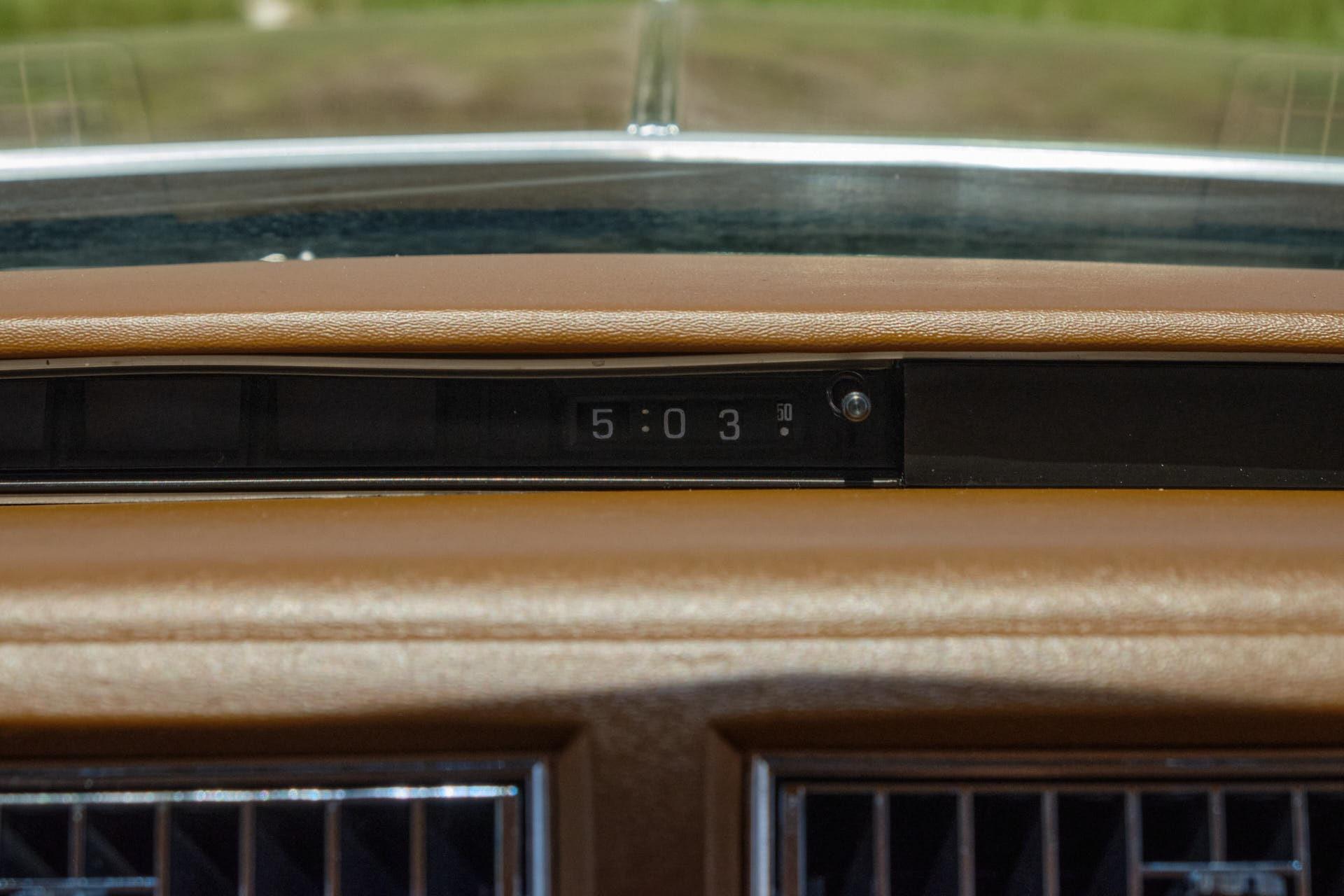 1976 Cadillac  Coupe Deville 43