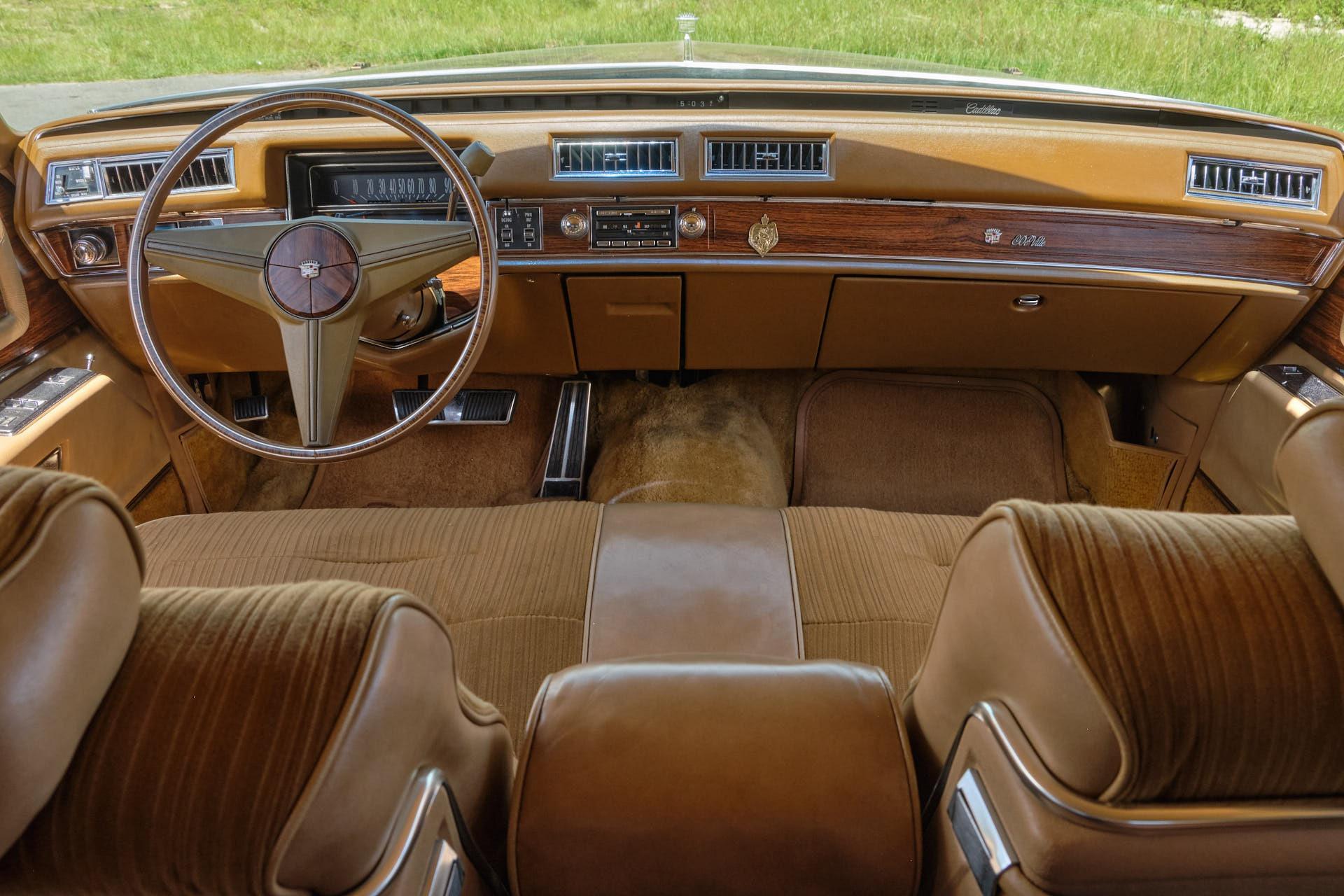 1976 Cadillac  Coupe Deville 100