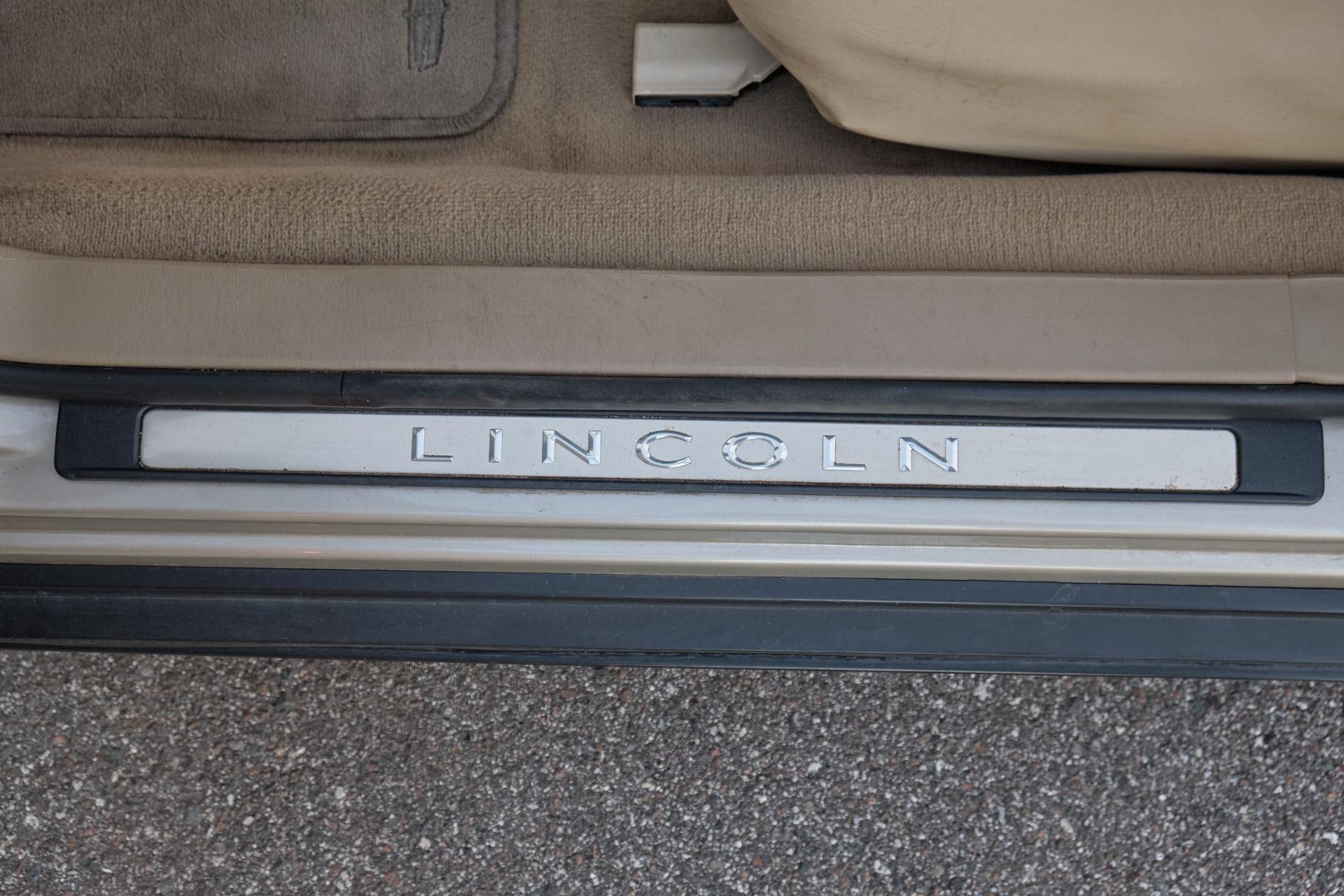 2007 Lincoln Town Car 59