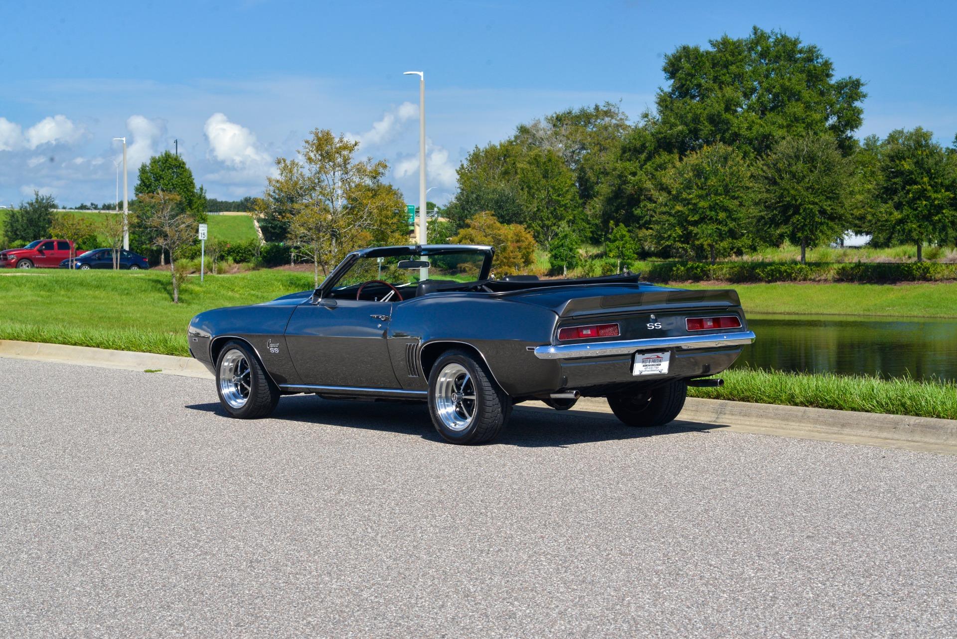 1969 Chevrolet Camaro SS 21