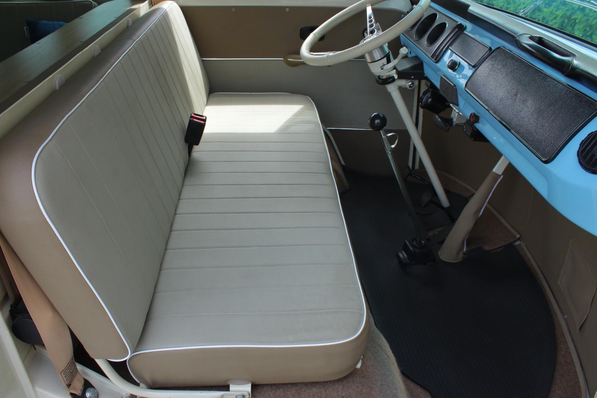 1995 Volkswagen Bus 11