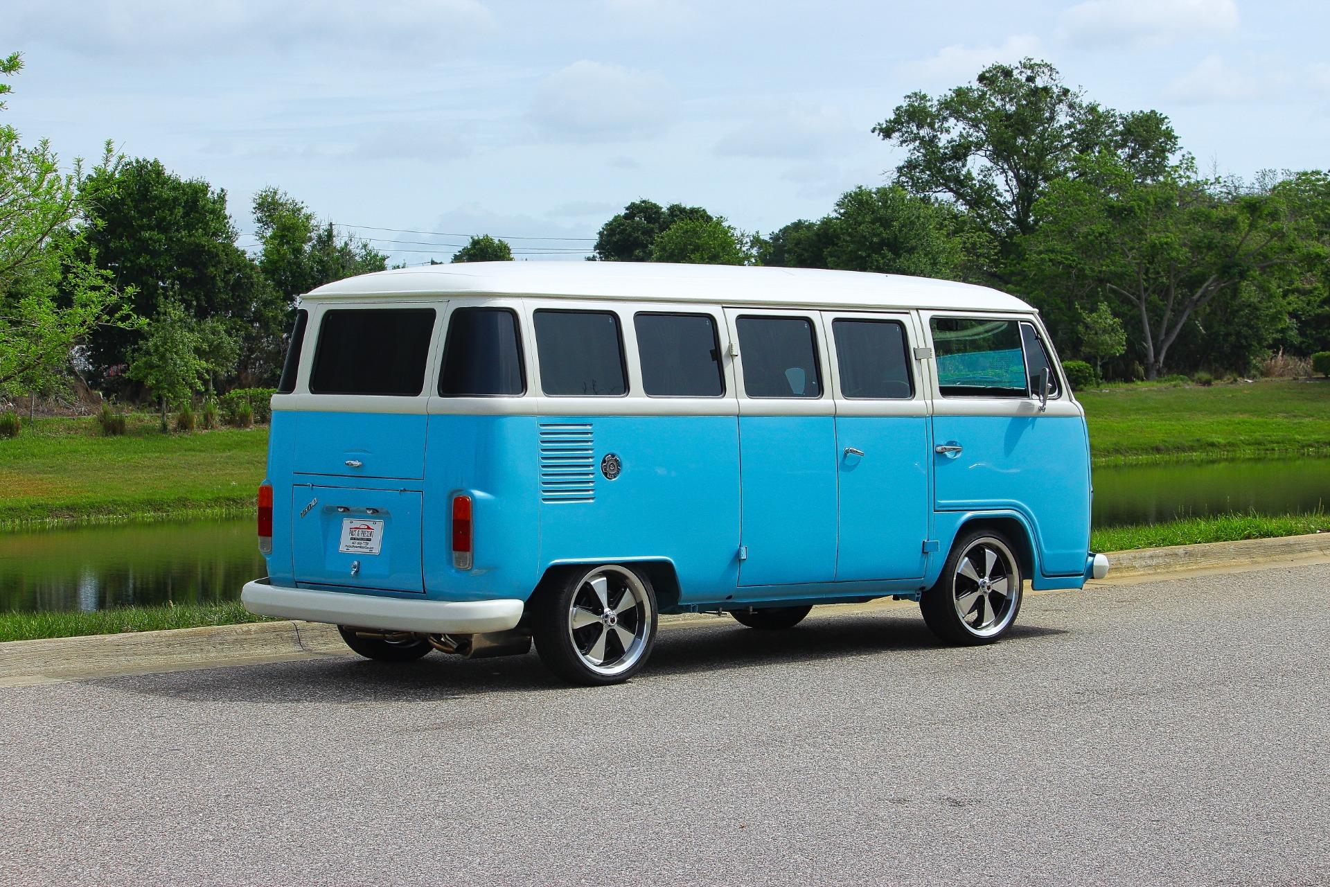 1995 Volkswagen Bus 32