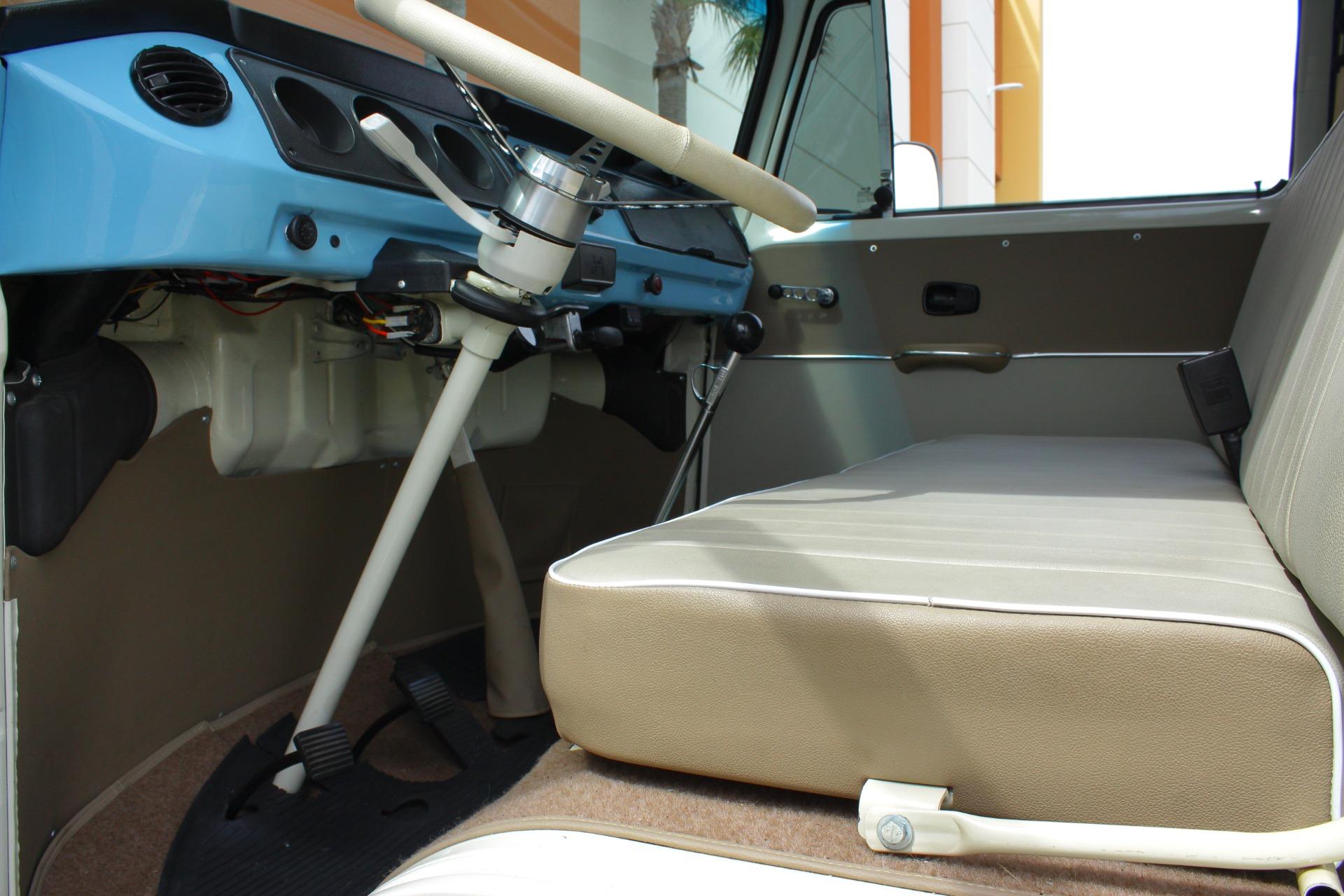 1995 Volkswagen Bus 49