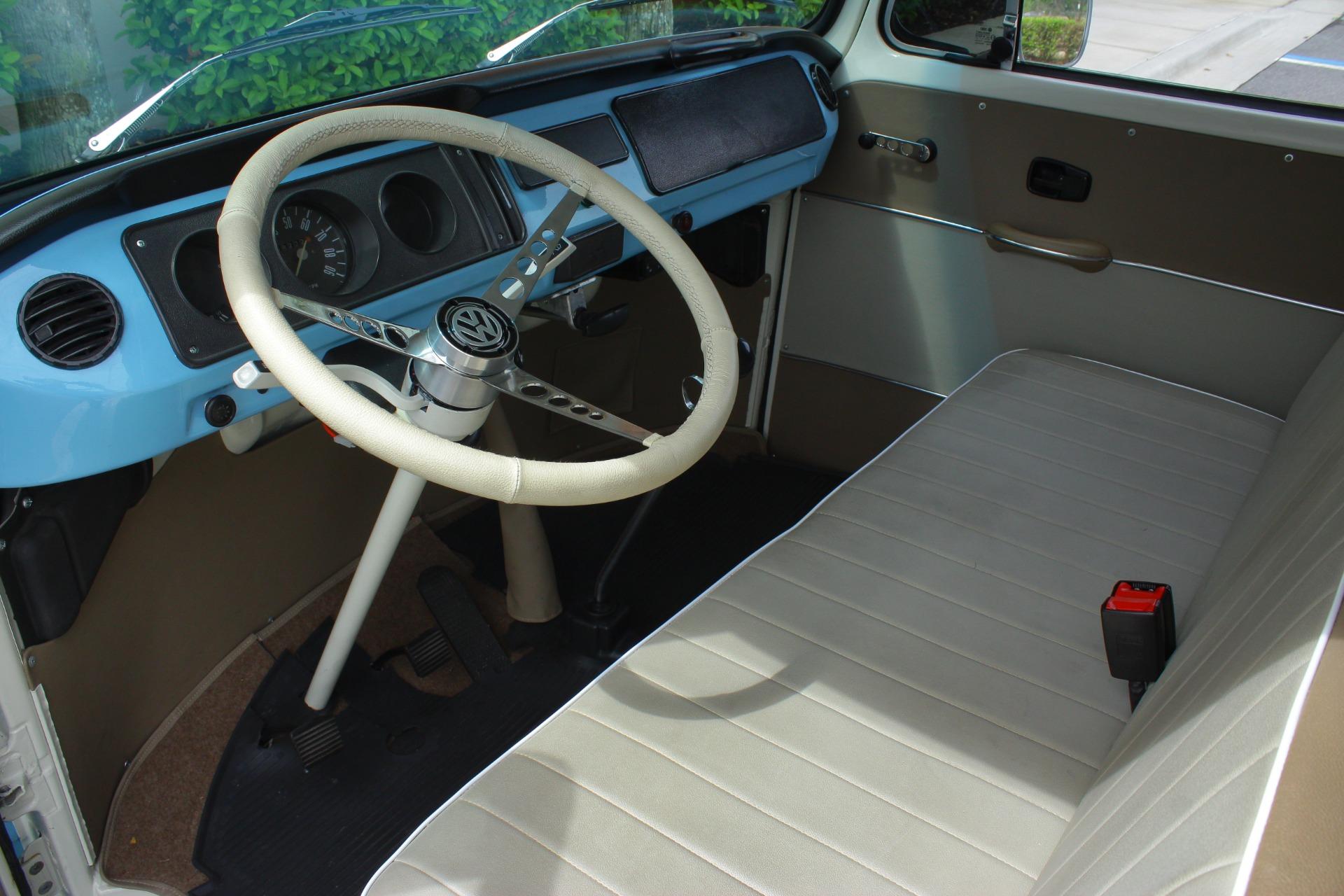 1995 Volkswagen Bus 10