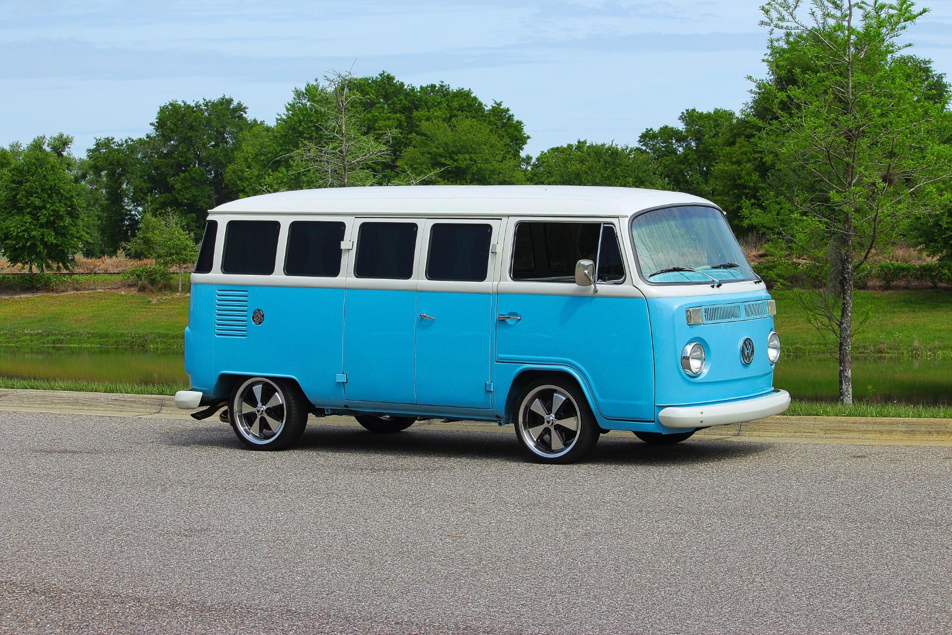 1995 Volkswagen Bus 29