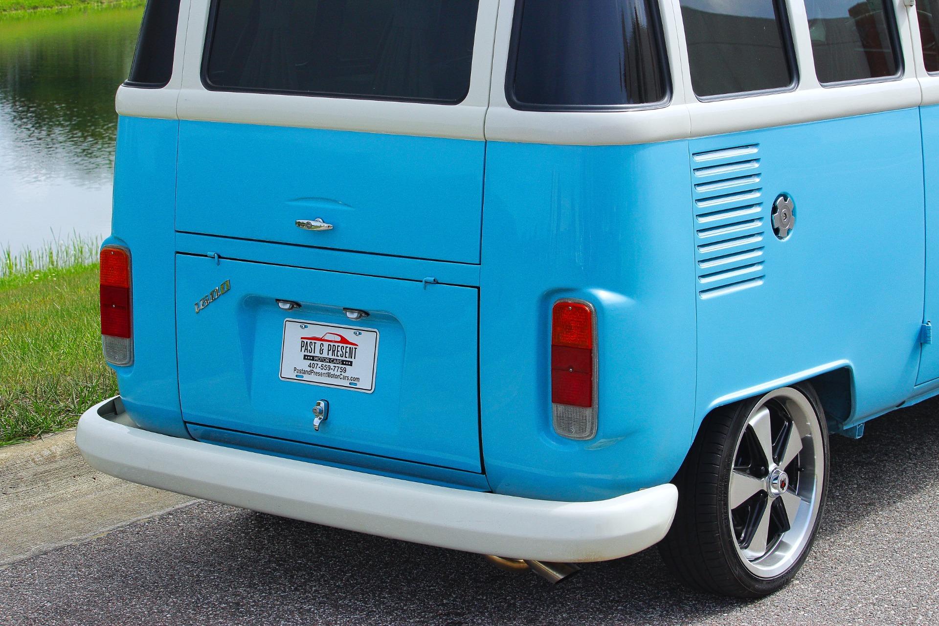 1995 Volkswagen Bus 37
