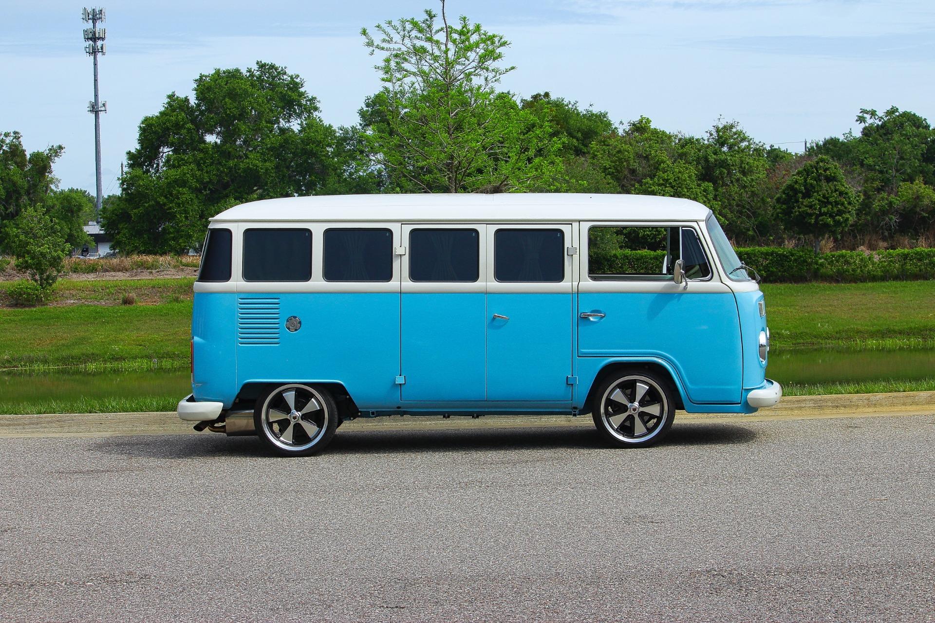 1995 Volkswagen Bus 30