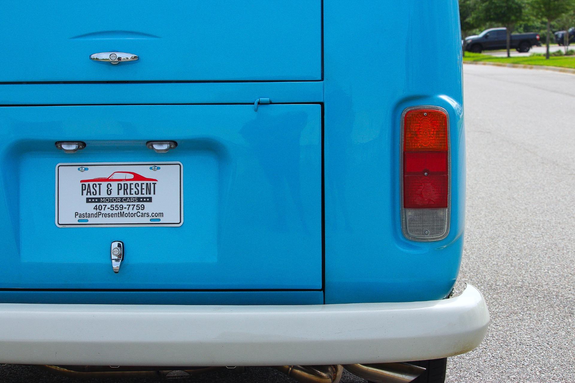 1995 Volkswagen Bus 36