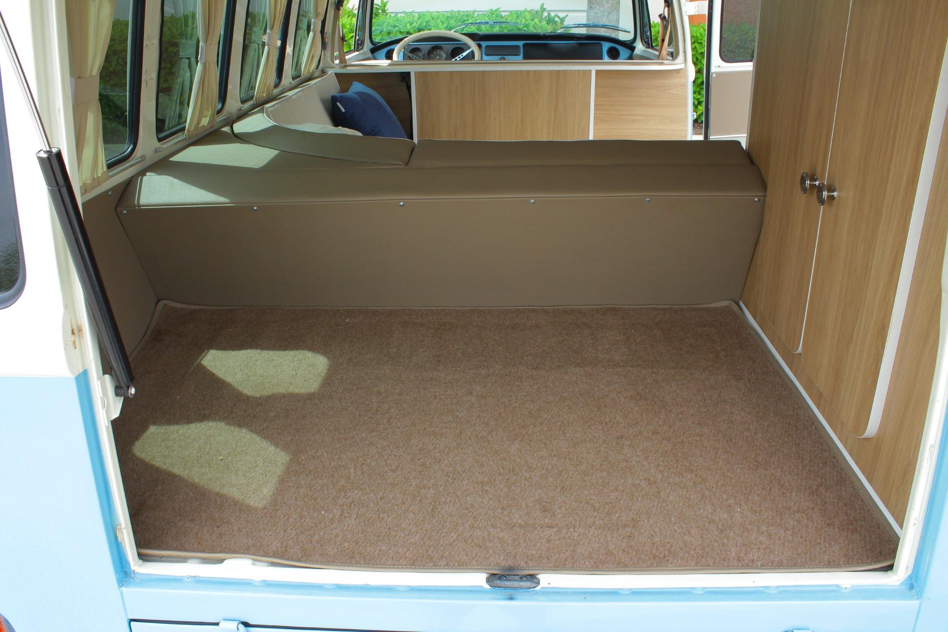 1995 Volkswagen Bus 76