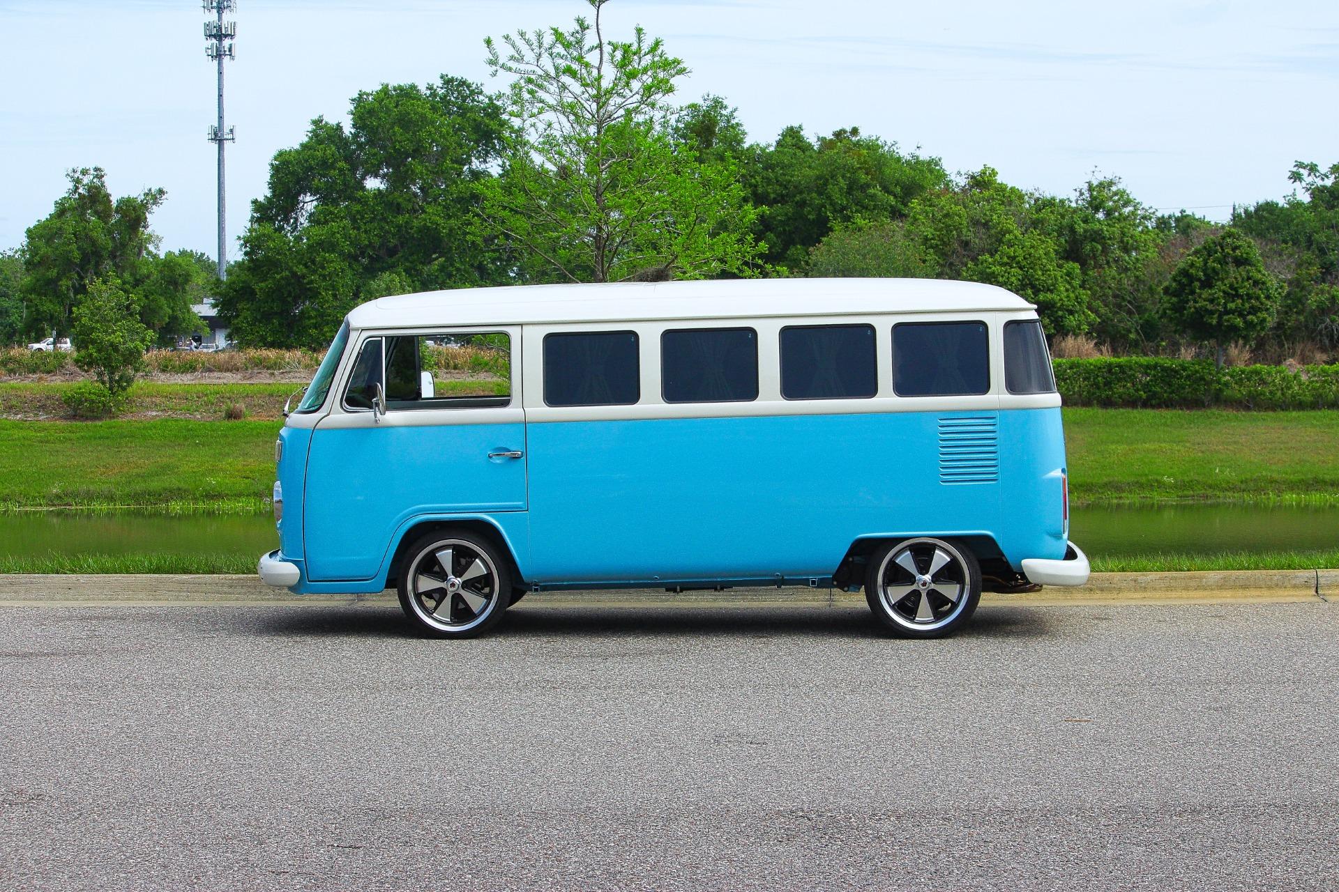 1995 Volkswagen Bus 2