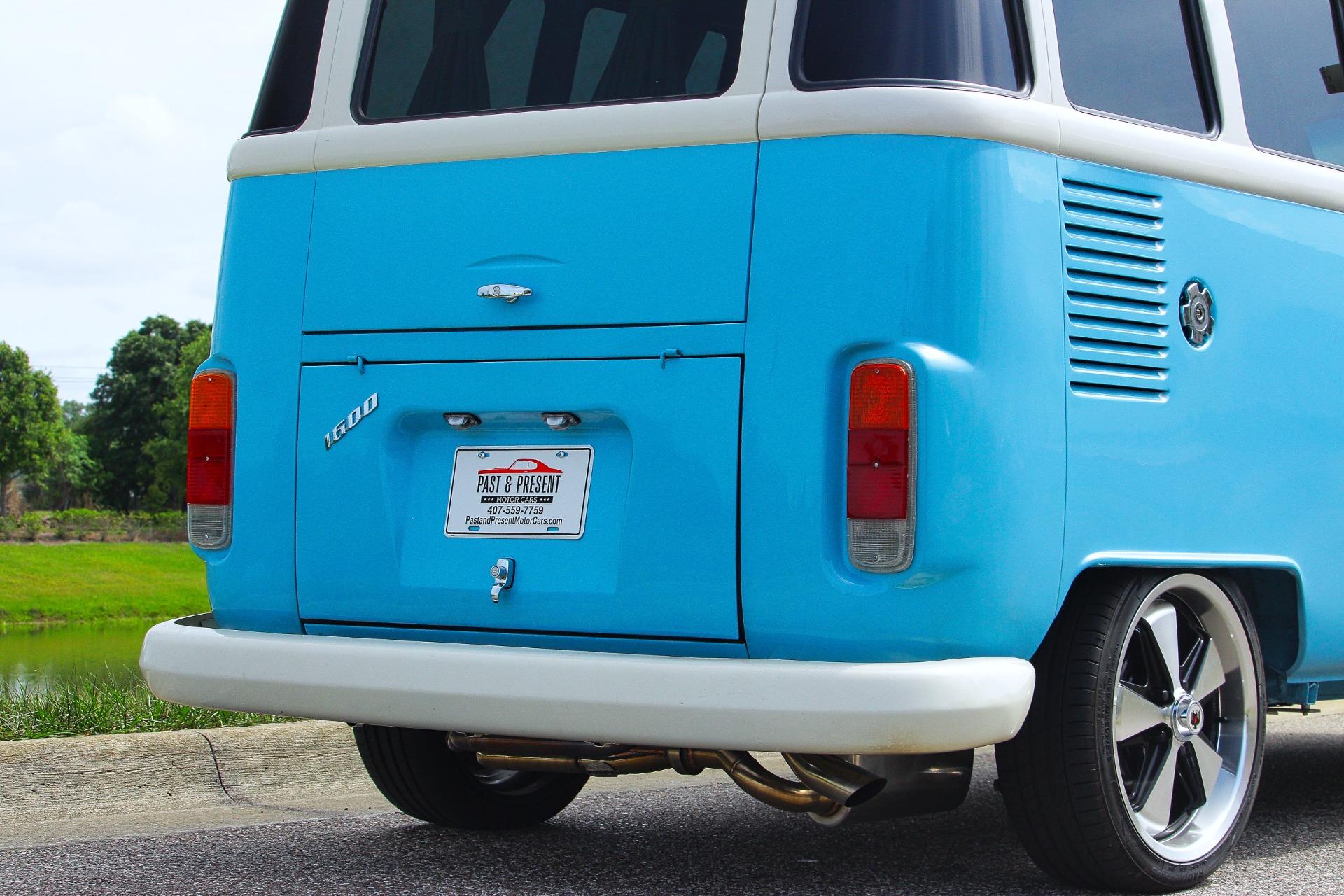 1995 Volkswagen Bus 38