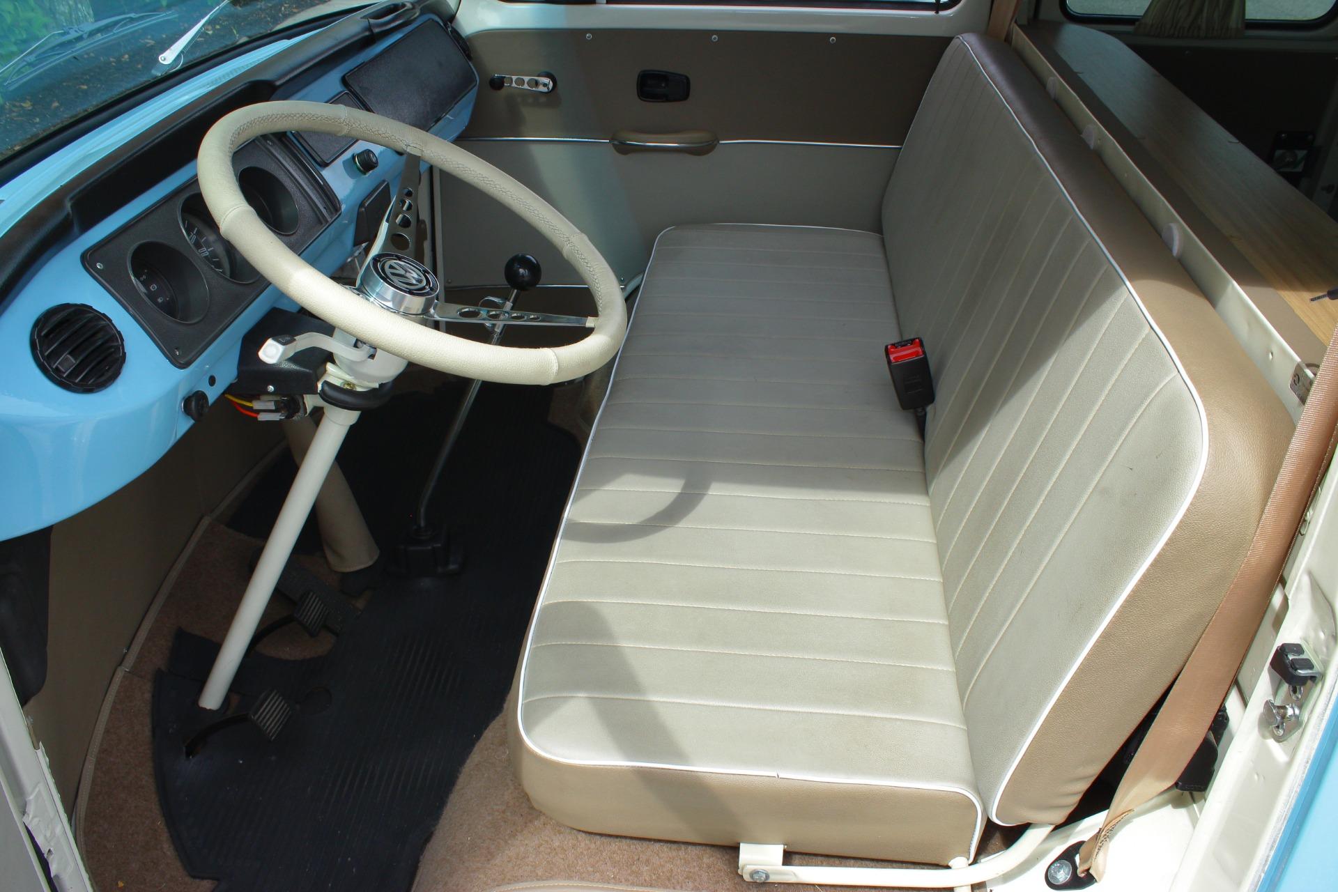 1995 Volkswagen Bus 9