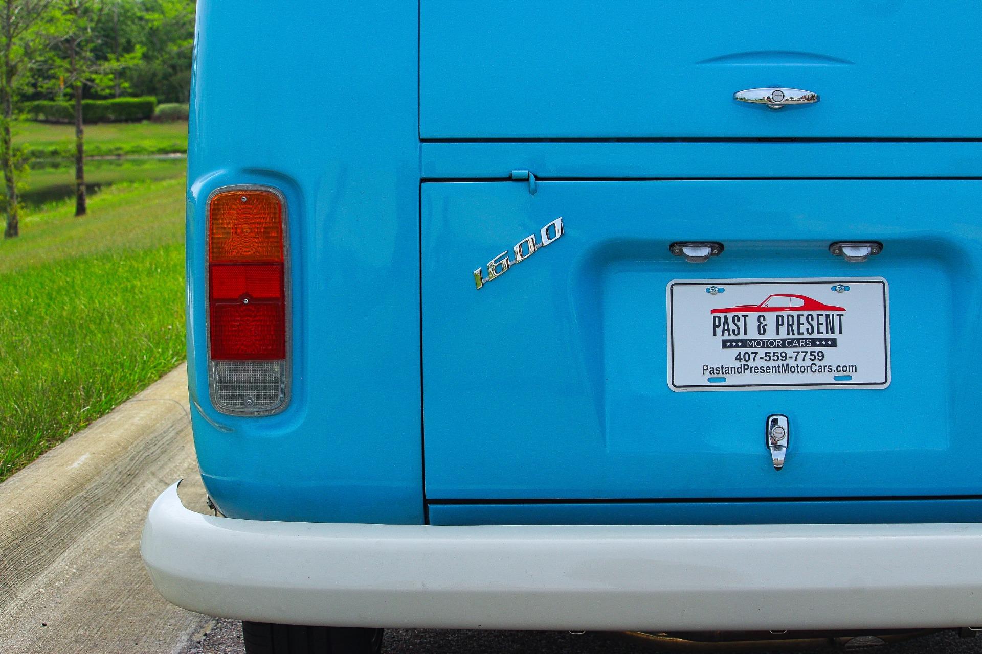 1995 Volkswagen Bus 35