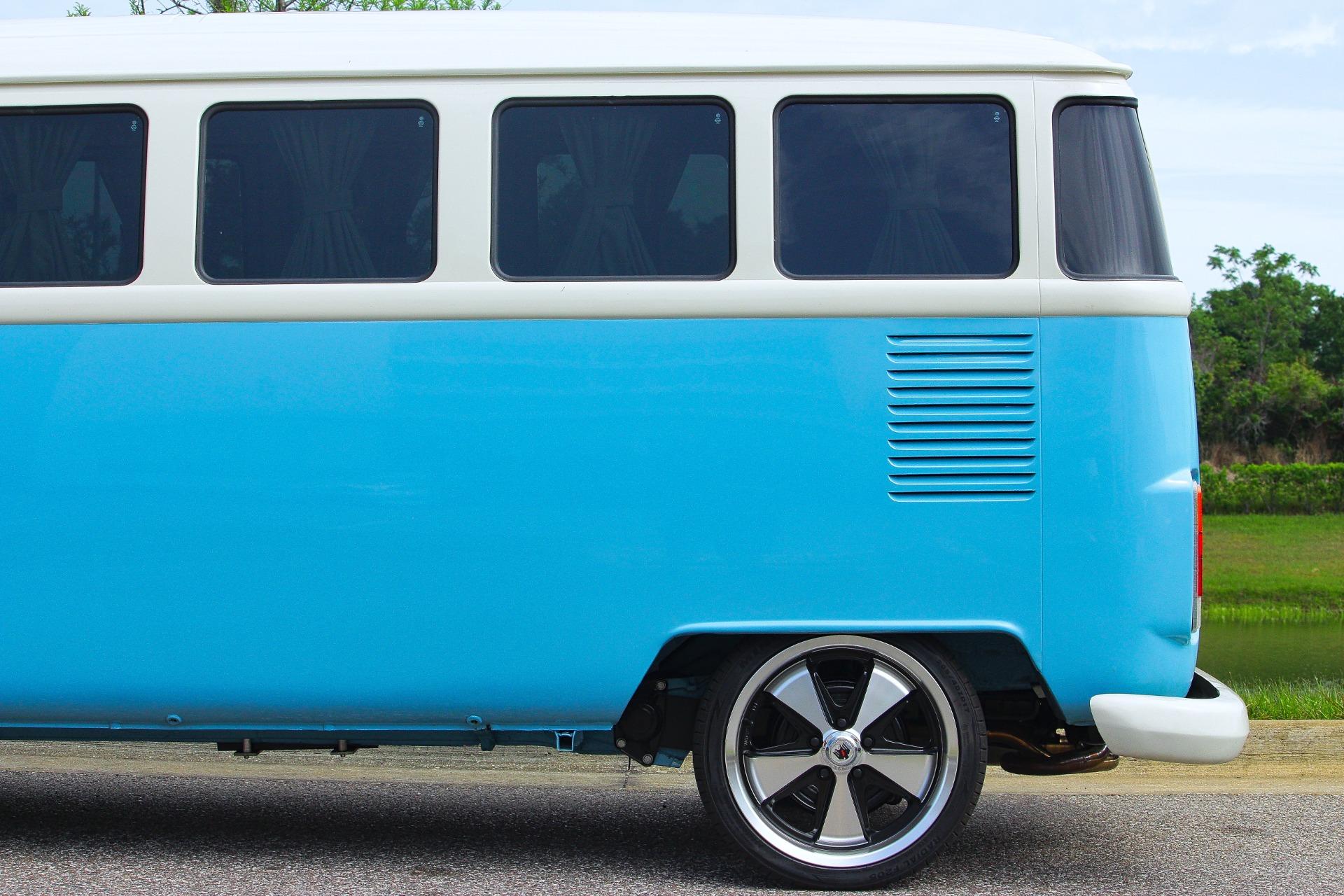 1995 Volkswagen Bus 25