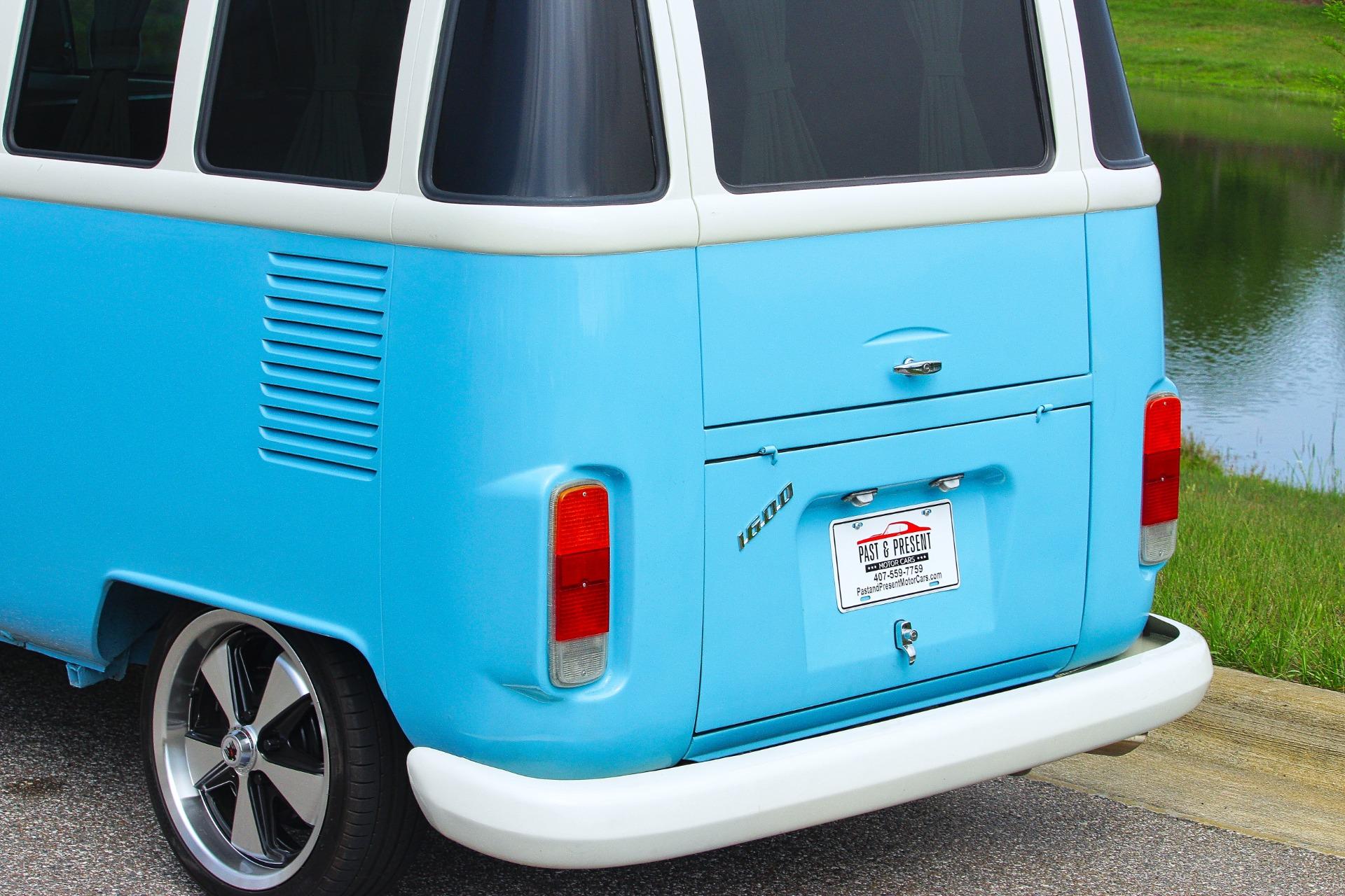1995 Volkswagen Bus 26