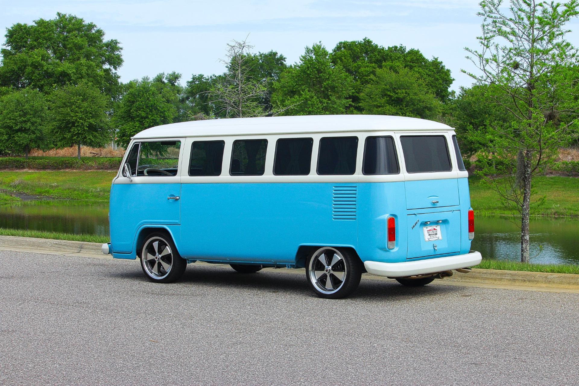 1995 Volkswagen Bus 13