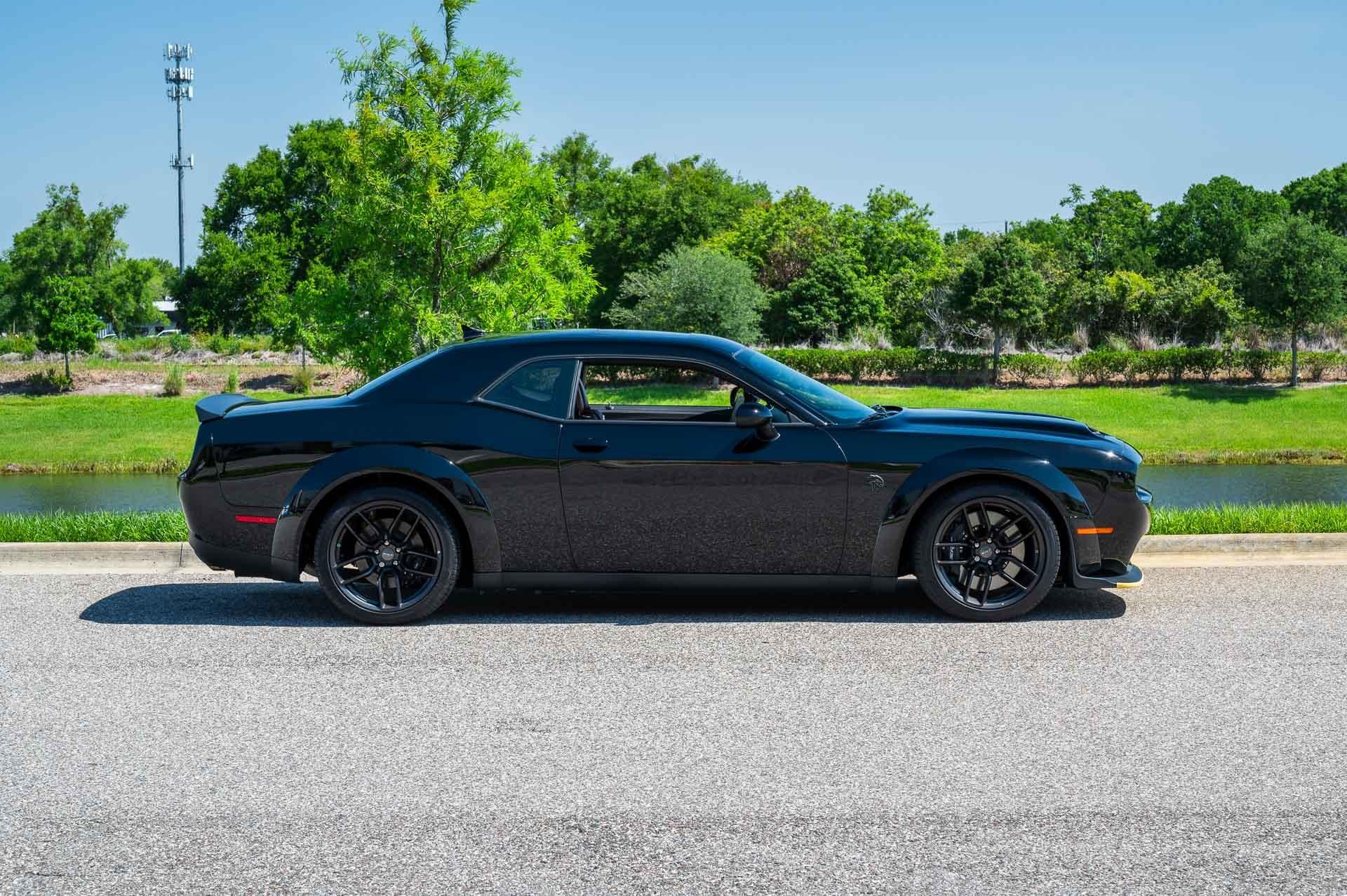 2023 Dodge Challenger 6