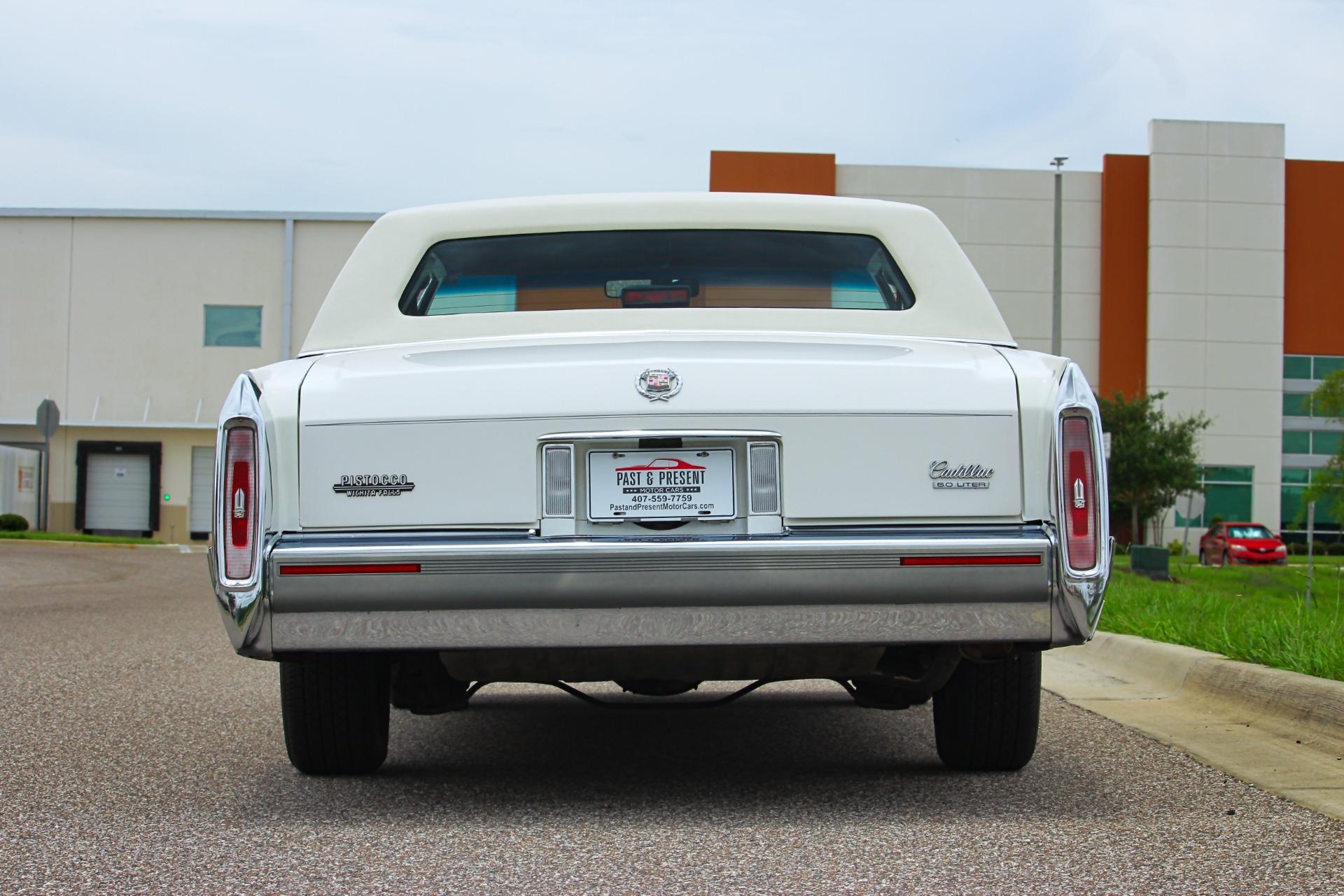 1990 Cadillac Brougham 23