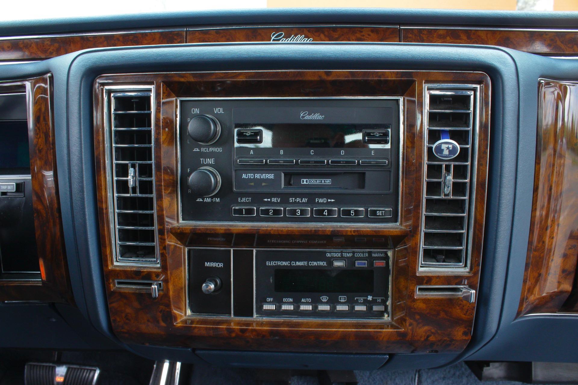 1990 Cadillac Brougham 75