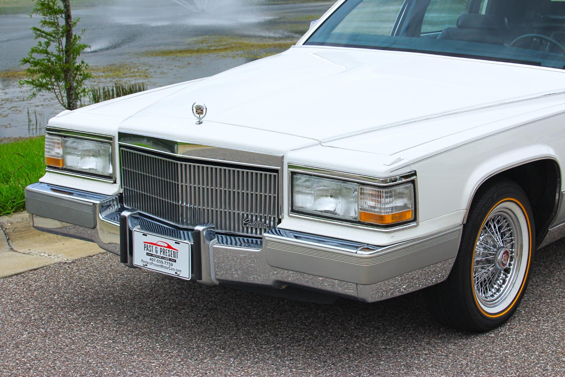 1990 Cadillac Brougham 31