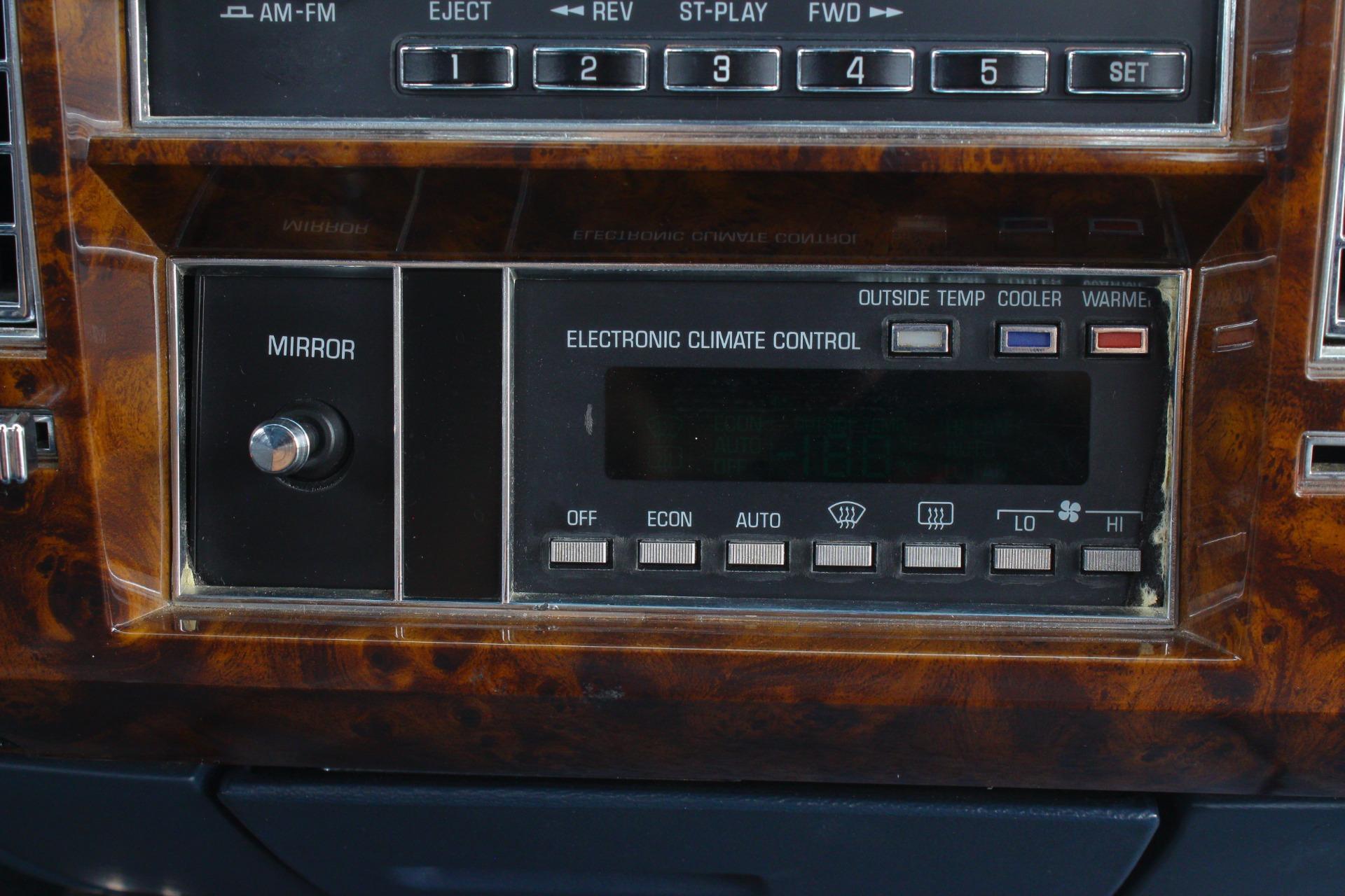 1990 Cadillac Brougham 78