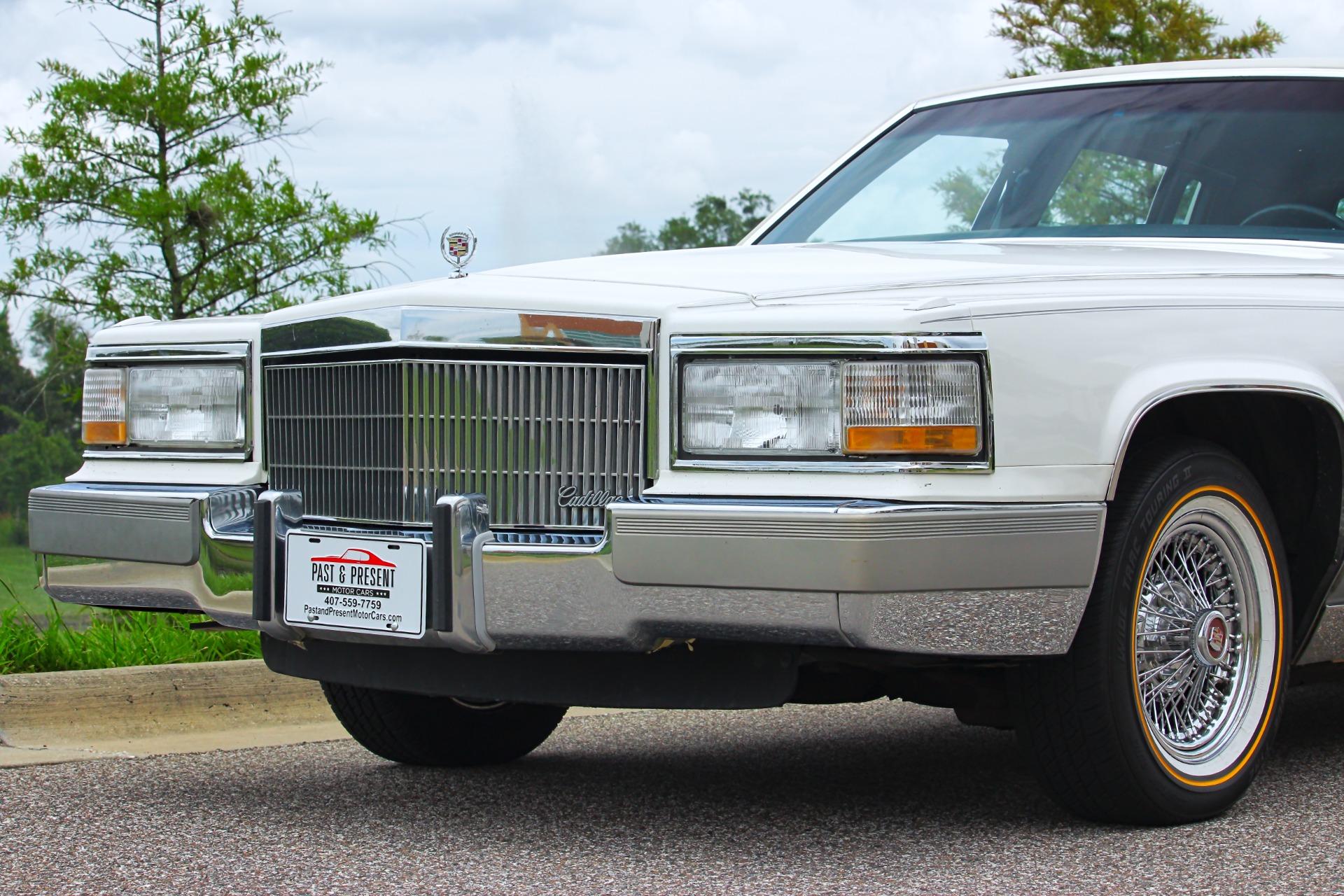 1990 Cadillac Brougham 32
