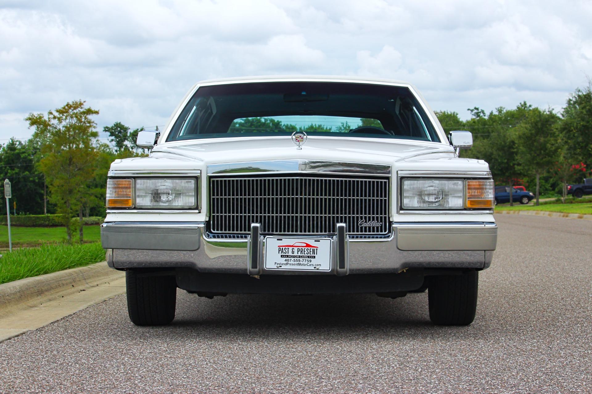 1990 Cadillac Brougham 36