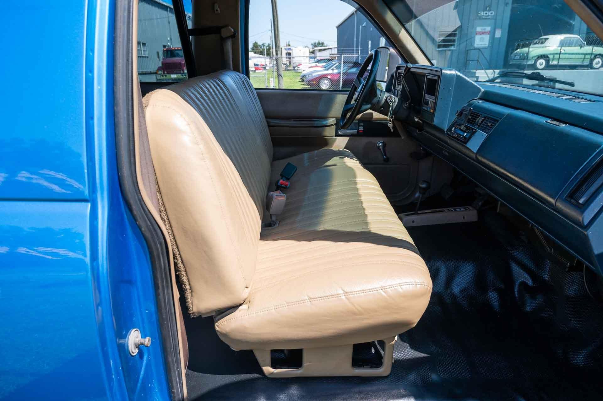 1992 GMC Yukon SL 12