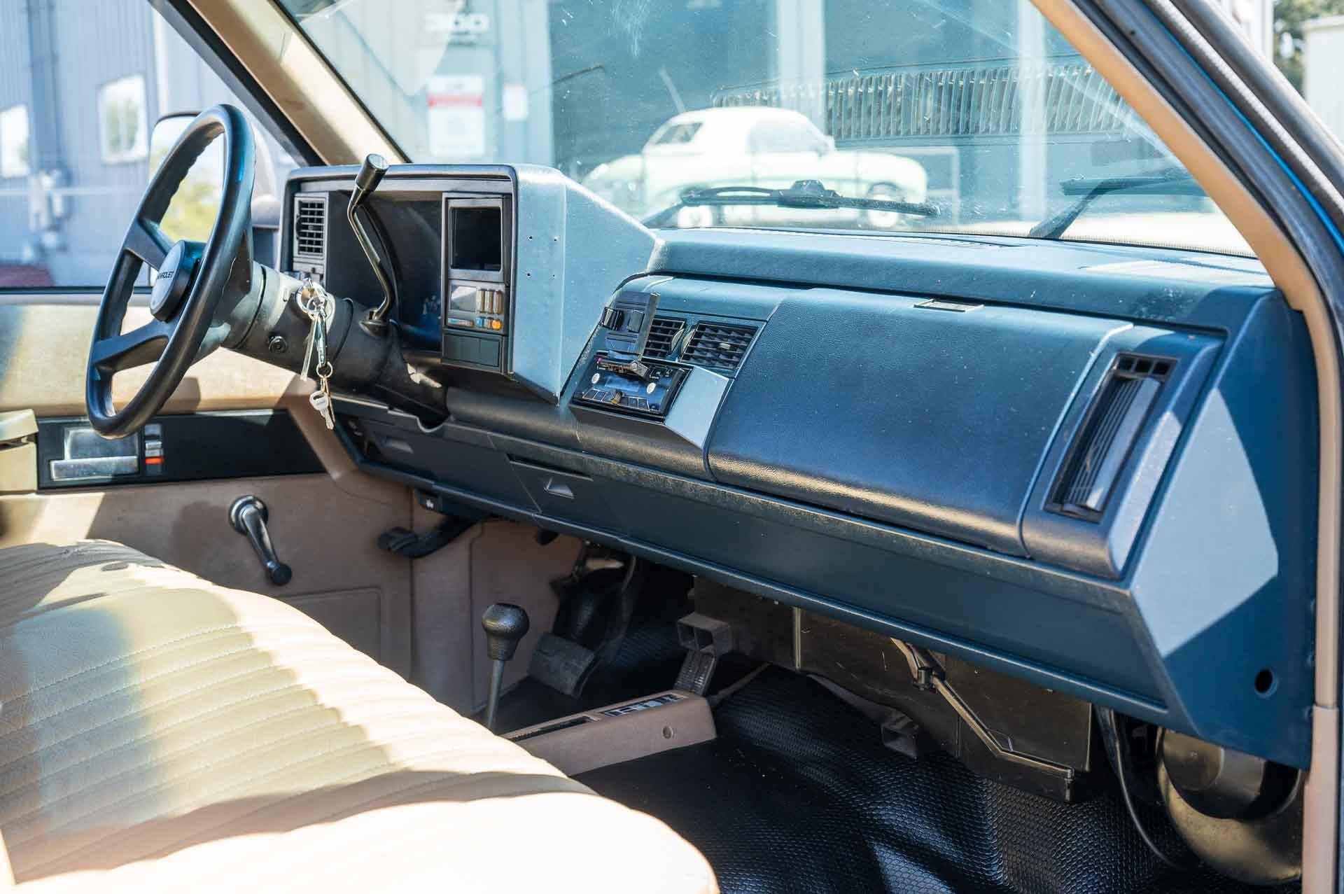 1992 GMC Yukon SL 11