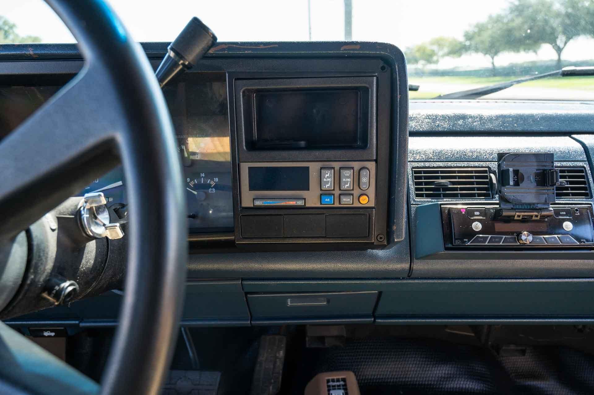 1992 GMC Yukon SL 58